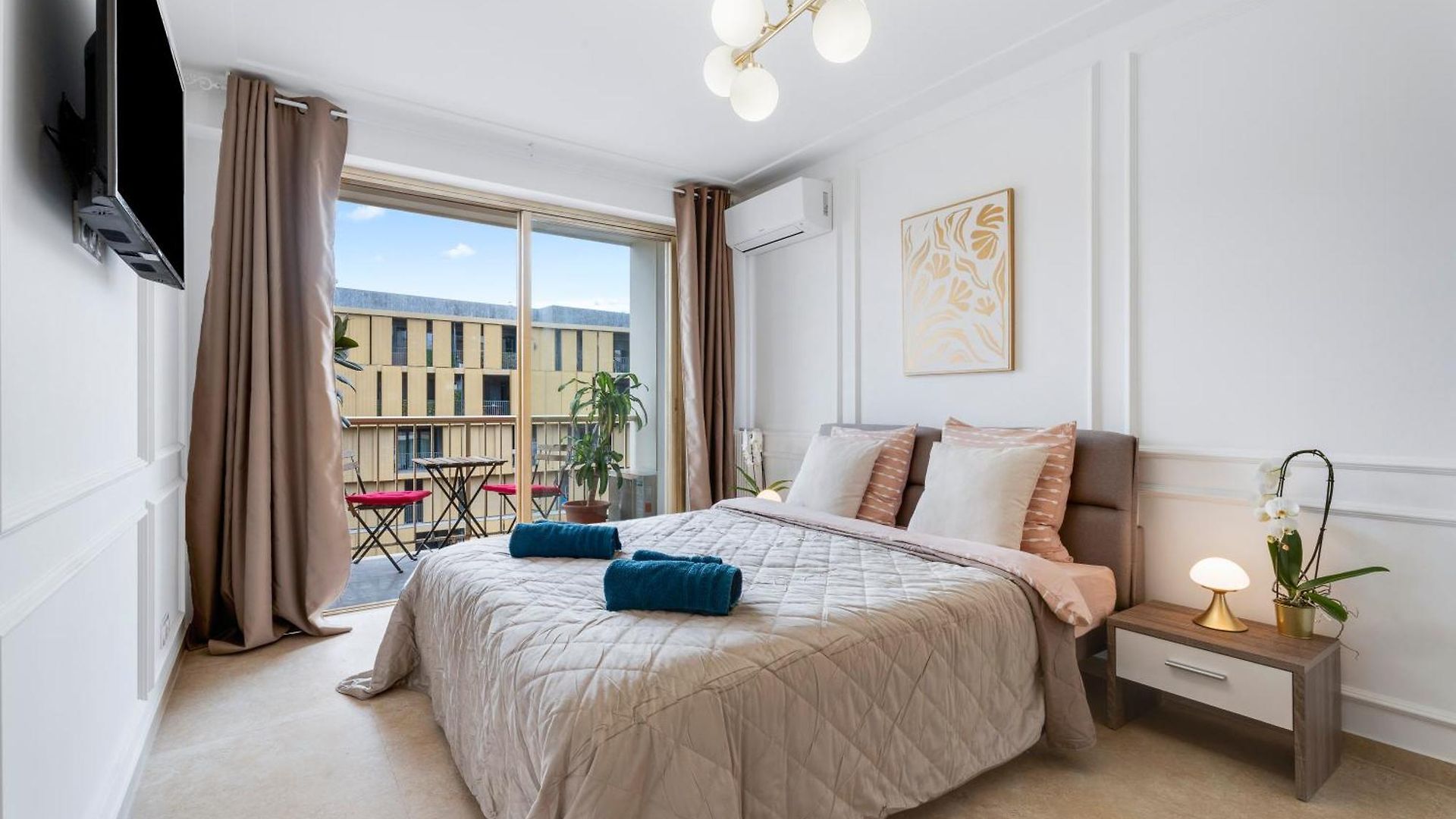Elegant Avec Balcon Proche Et Tramway Apartment