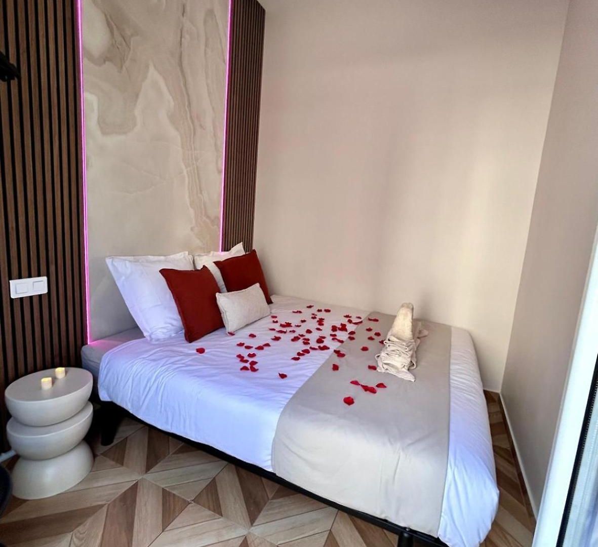 Seabnb - City & Sea - Ac - 2 Min To Tram Apartment *