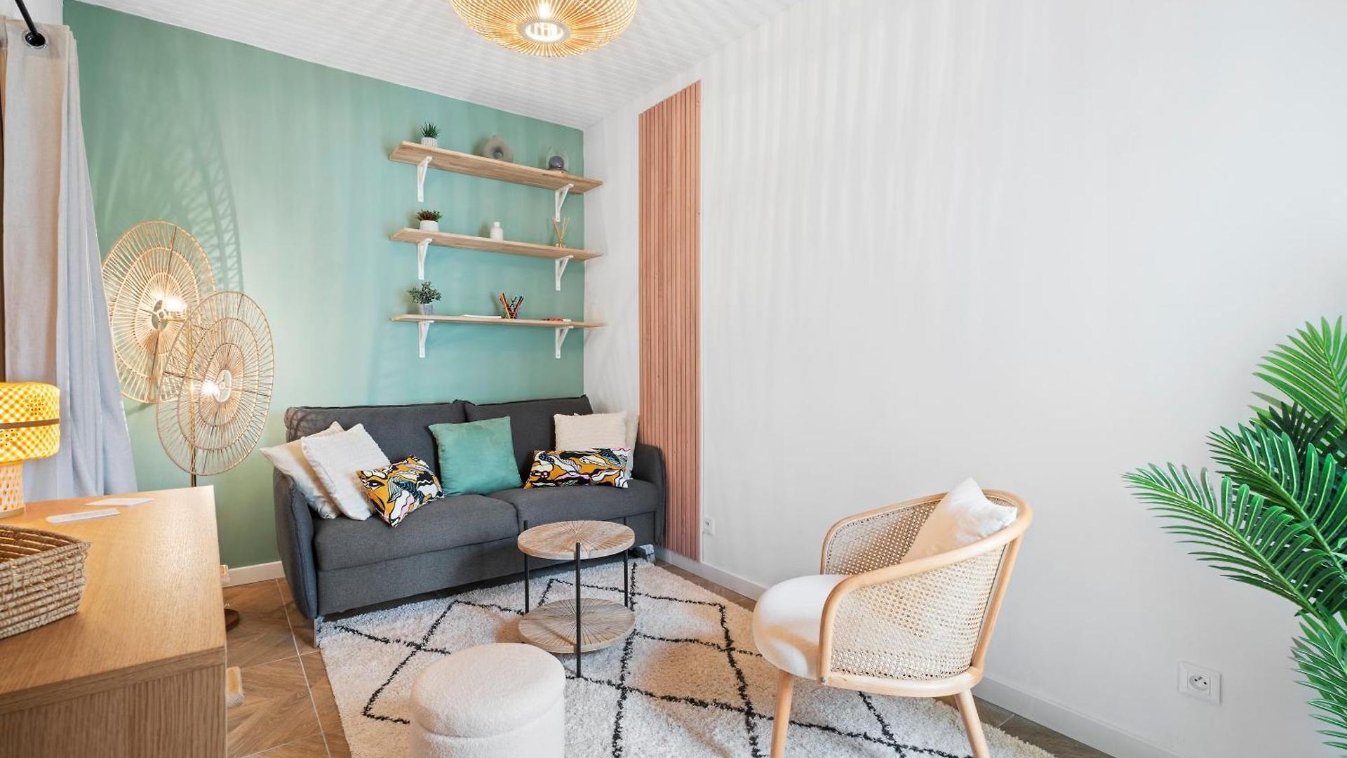 Renting - Barberis - Unique Getaway 2-room With Rooftop Terrace Apartment