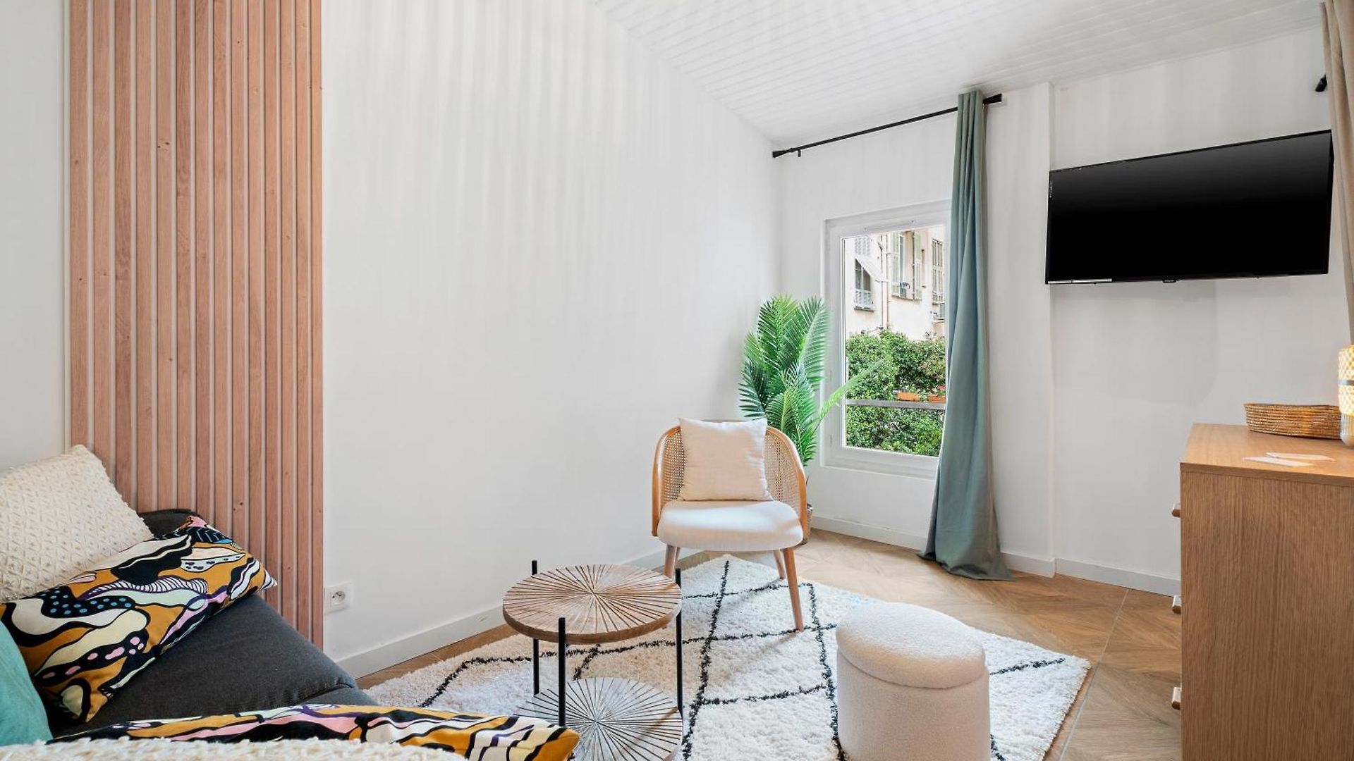 Renting - Barberis - Unique Getaway 2-room With Rooftop Terrace Apartment *