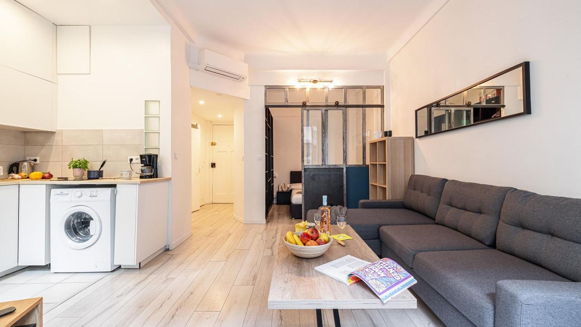 Apartment Shakespeare - Happy Nice