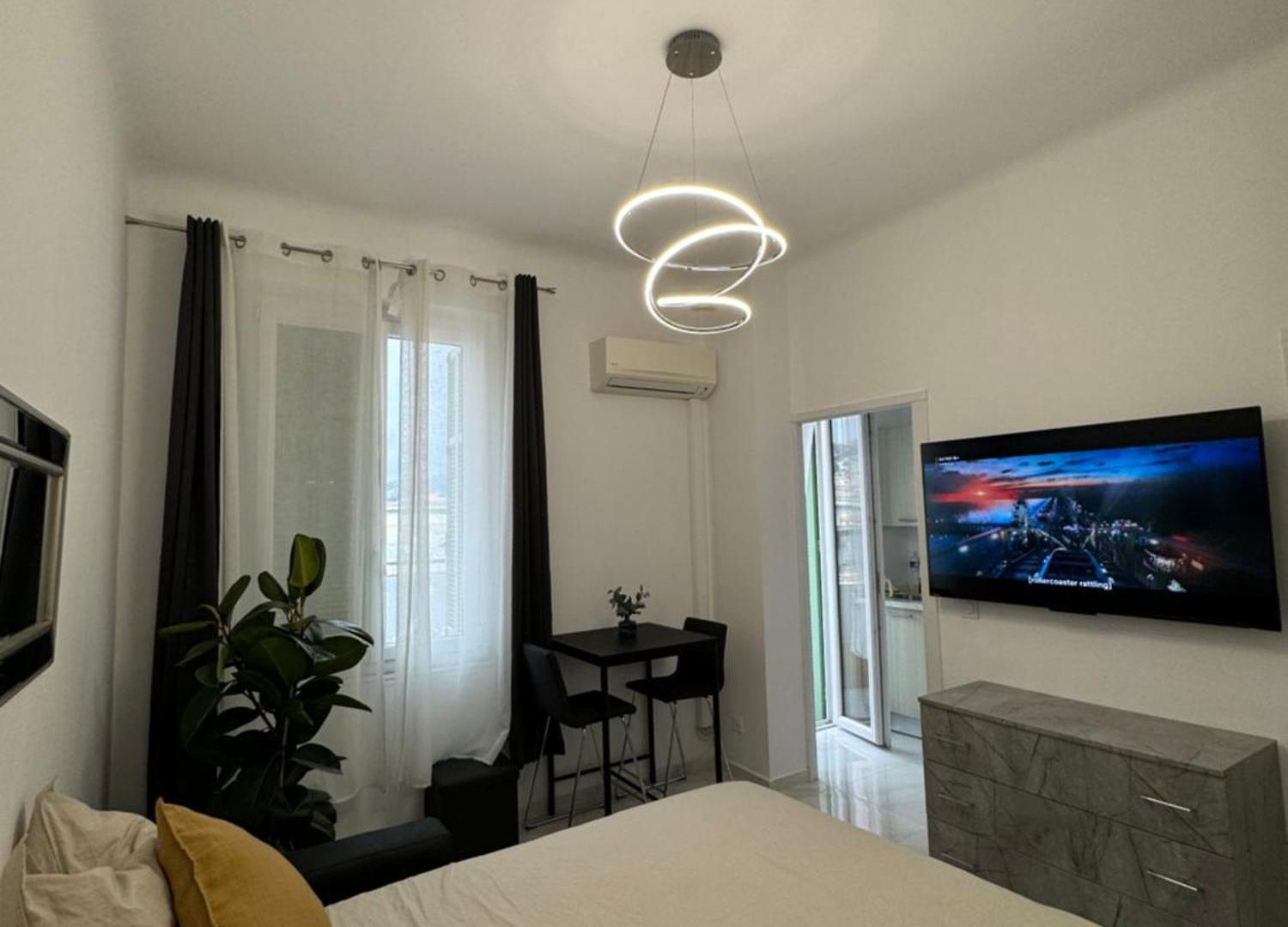 Newly Refurbished Apartment Nice