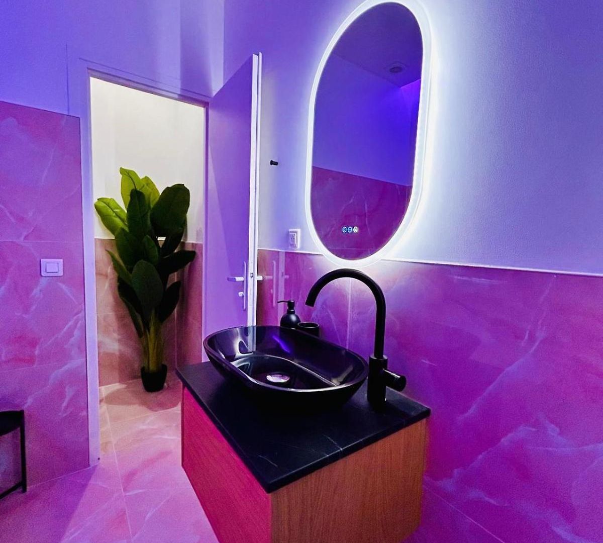 Apartment Seabnb - Intimate Escape - 2 Min To Tram & Beach