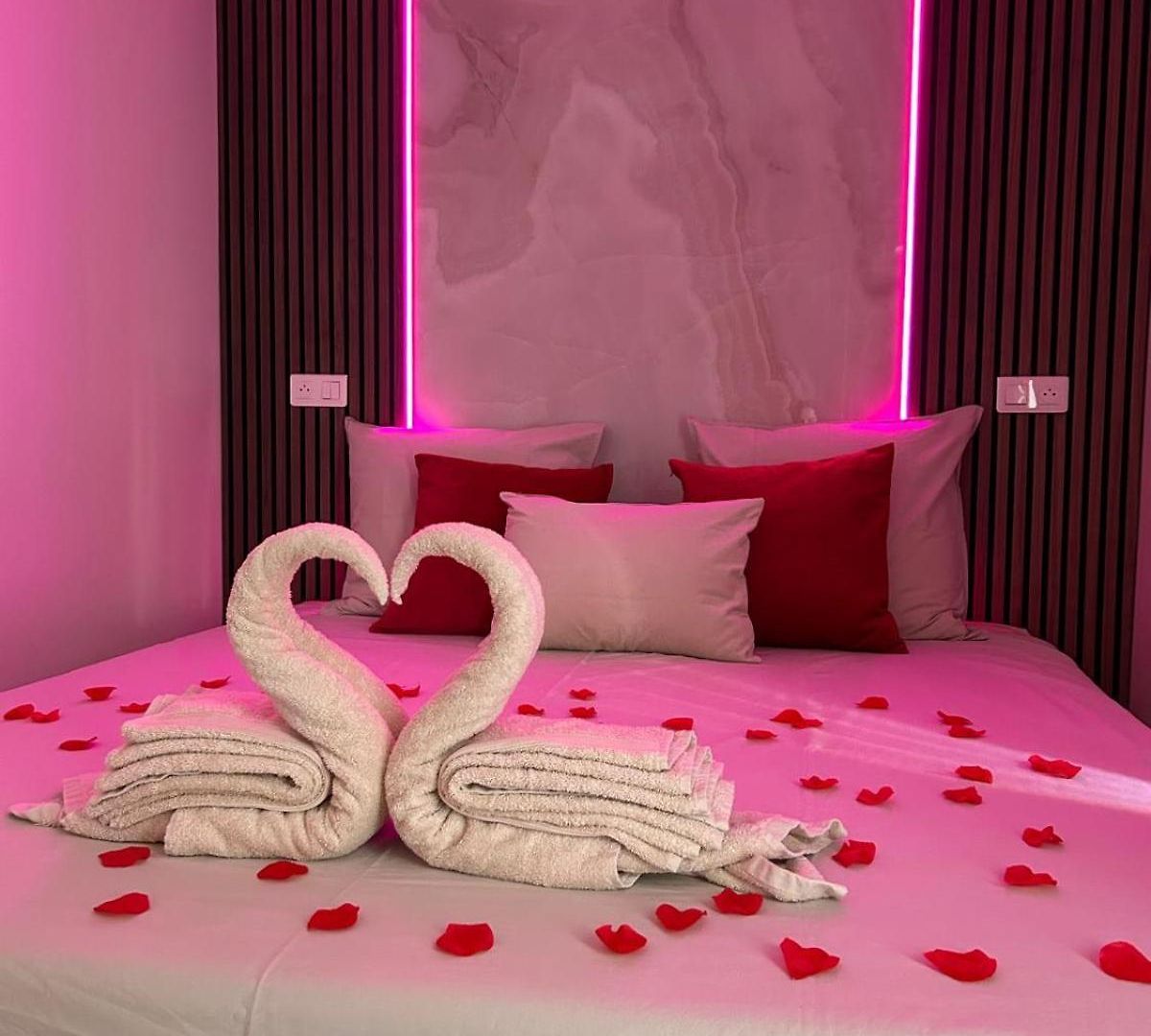 Seabnb - Intimate Escape - 2 Min To Tram & Beach Apartment *