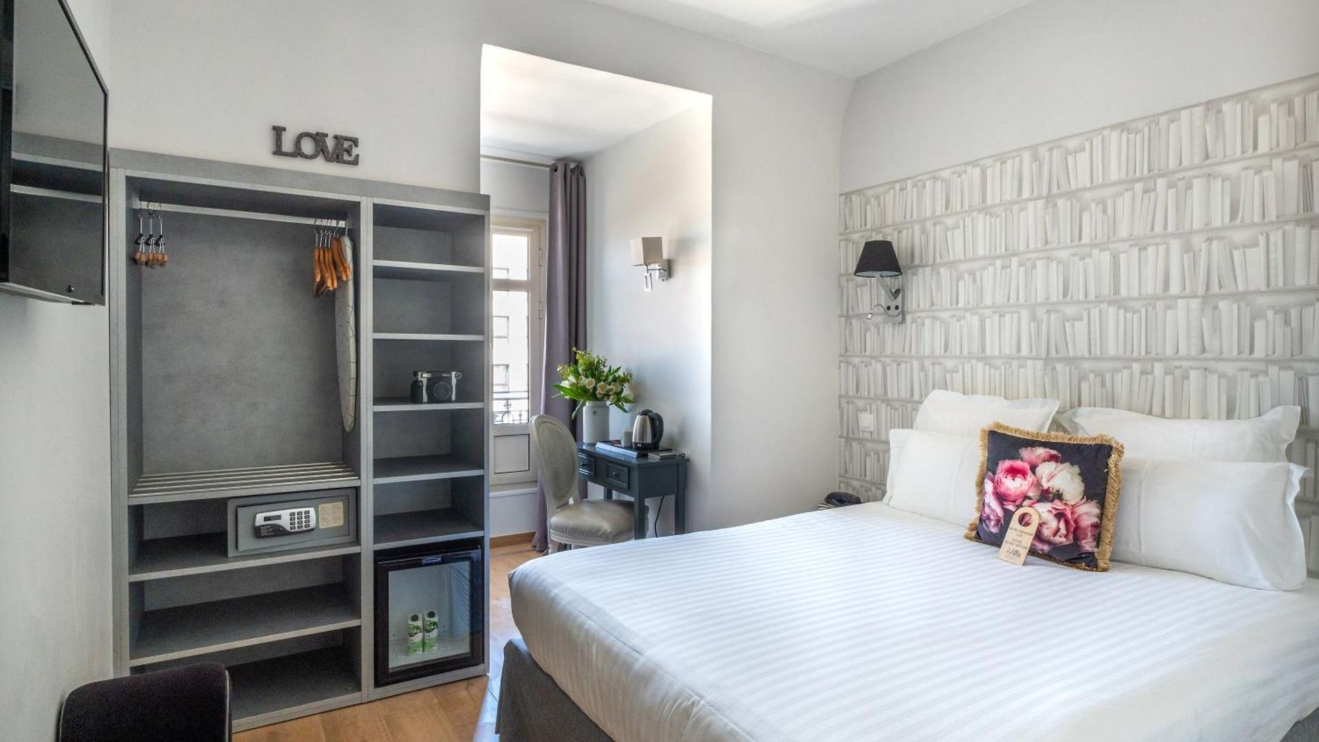 Hotel La Victor Hugo 3*