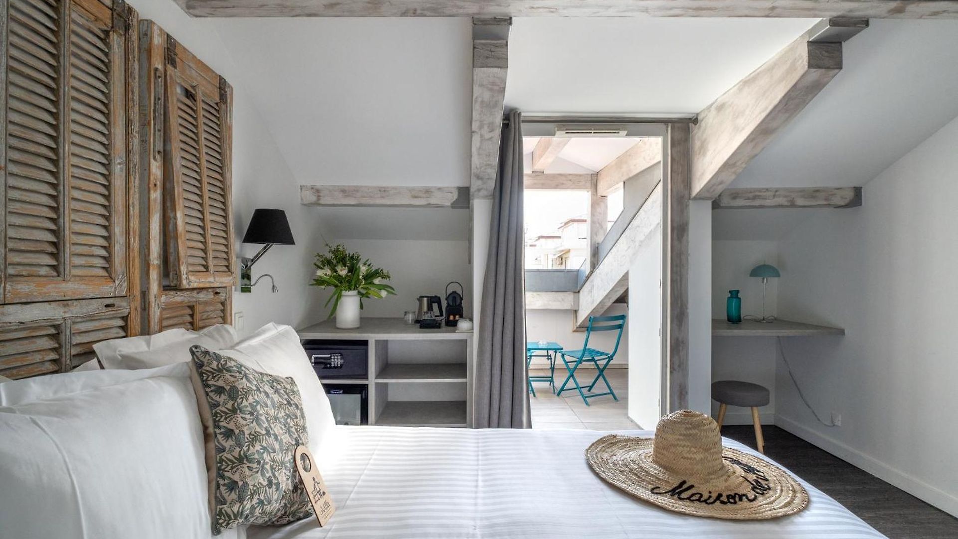 La Promenade Hotel 4*
