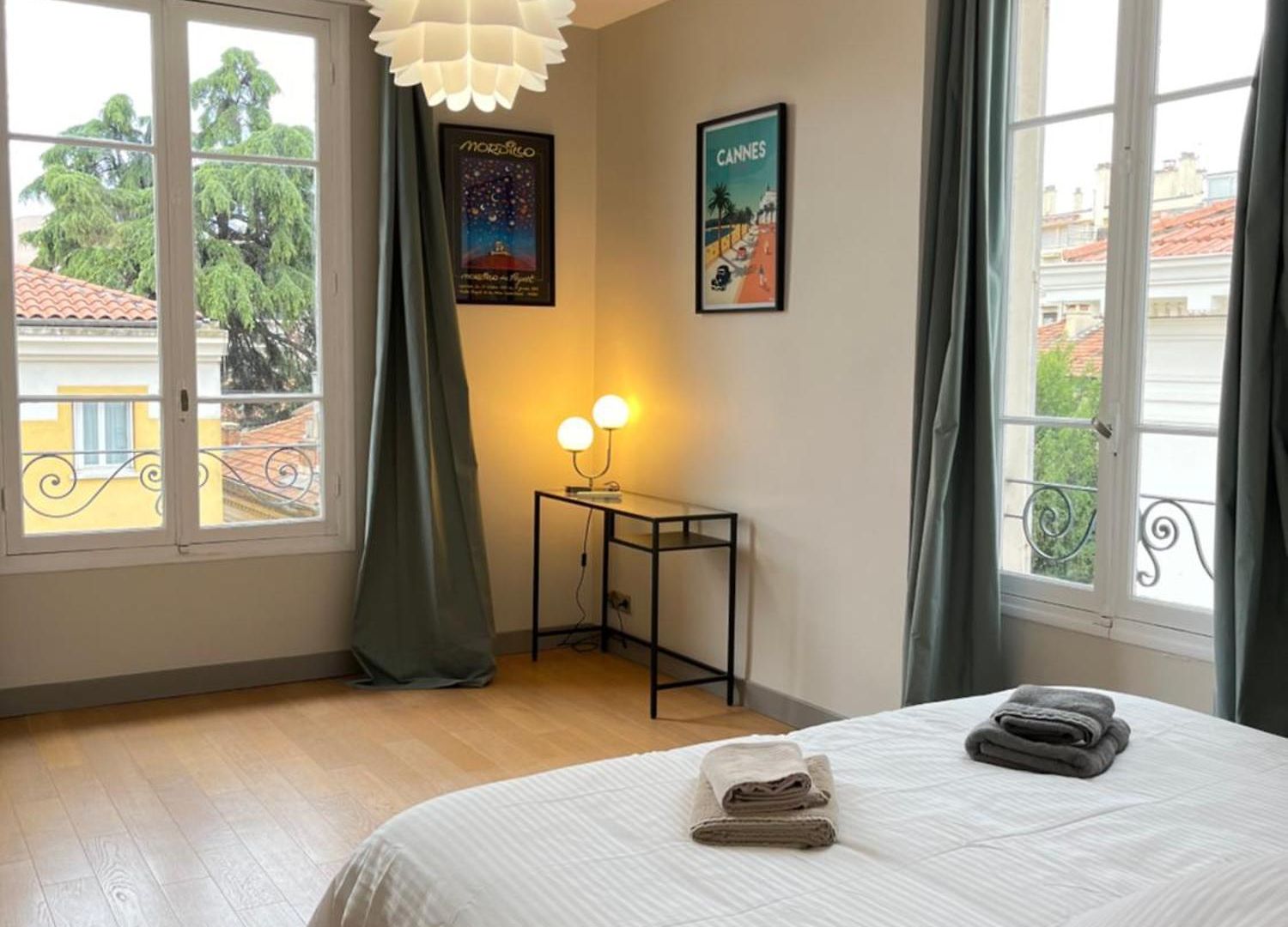 4 Chambres. French Riviera Appartement