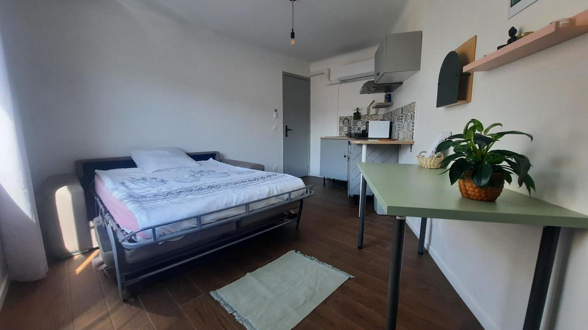 Séjour chez l'habitant La 3, Climatisée Ac, Cuisine Privée, Calme