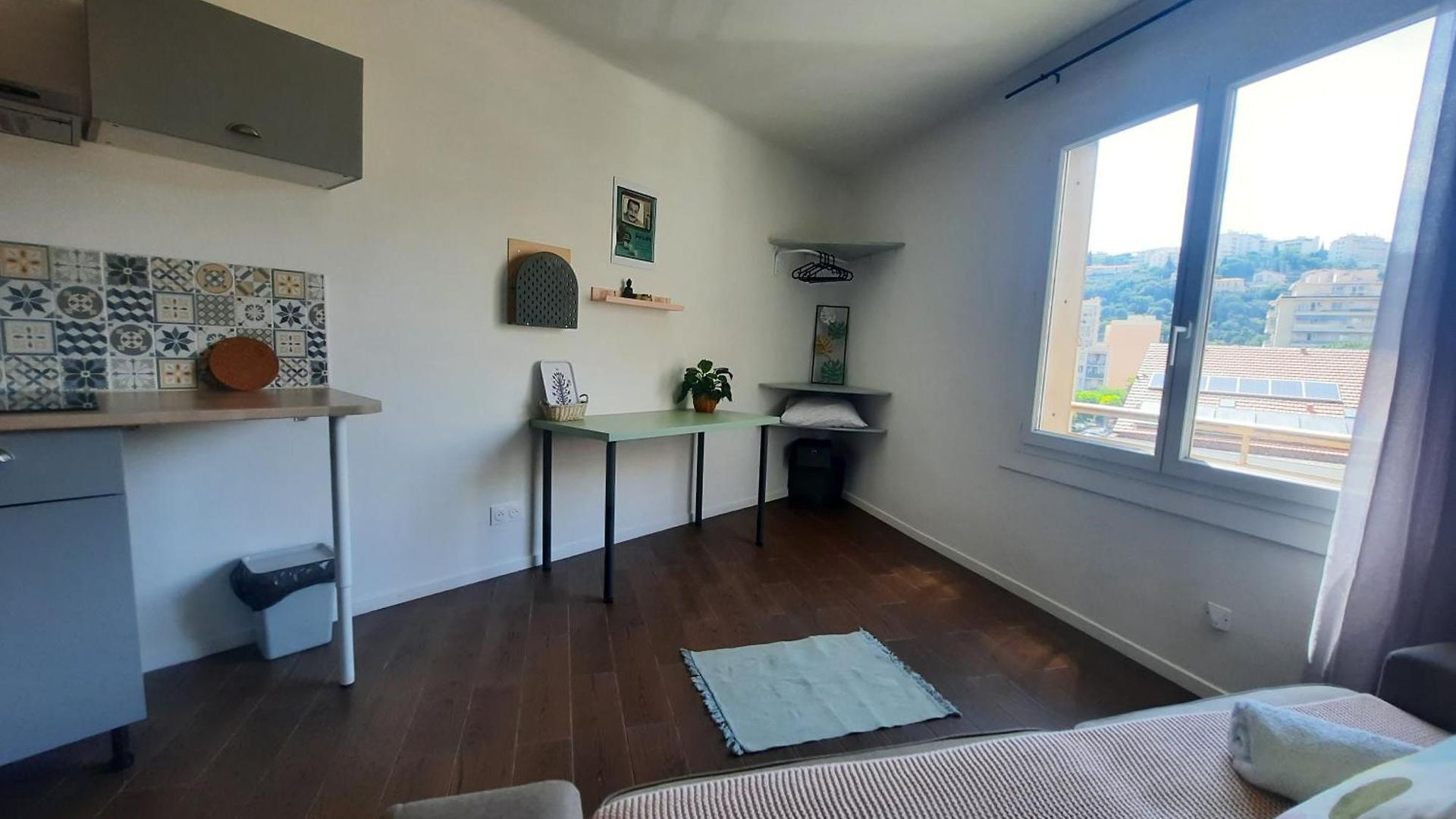 Séjour chez l'habitant La 3, Climatisée Ac, Cuisine Privée, Calme Nice