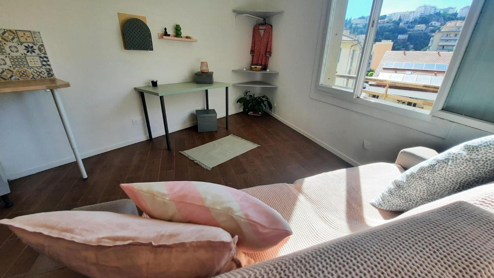 Séjour chez l'habitant La 3, Climatisée Ac, Cuisine Privée, Calme