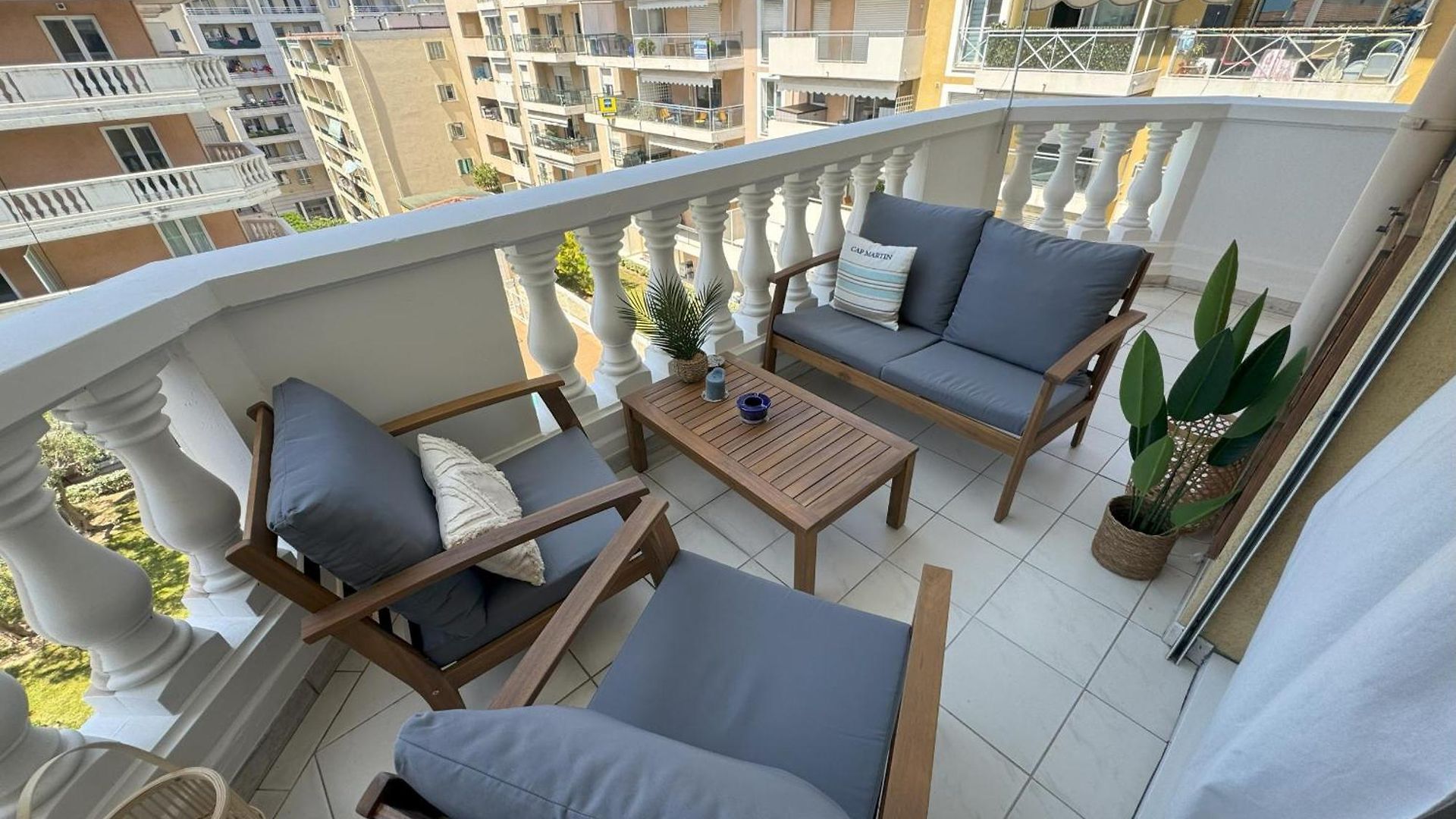 Elegant With Sea View And Swimming Pool * Nice