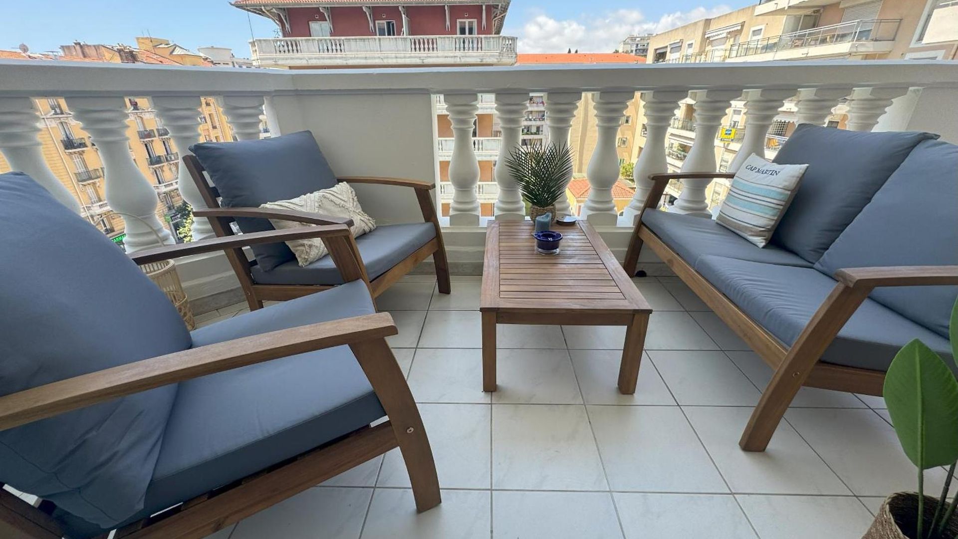 Appartement Elegant With Sea View And Swimming Pool *