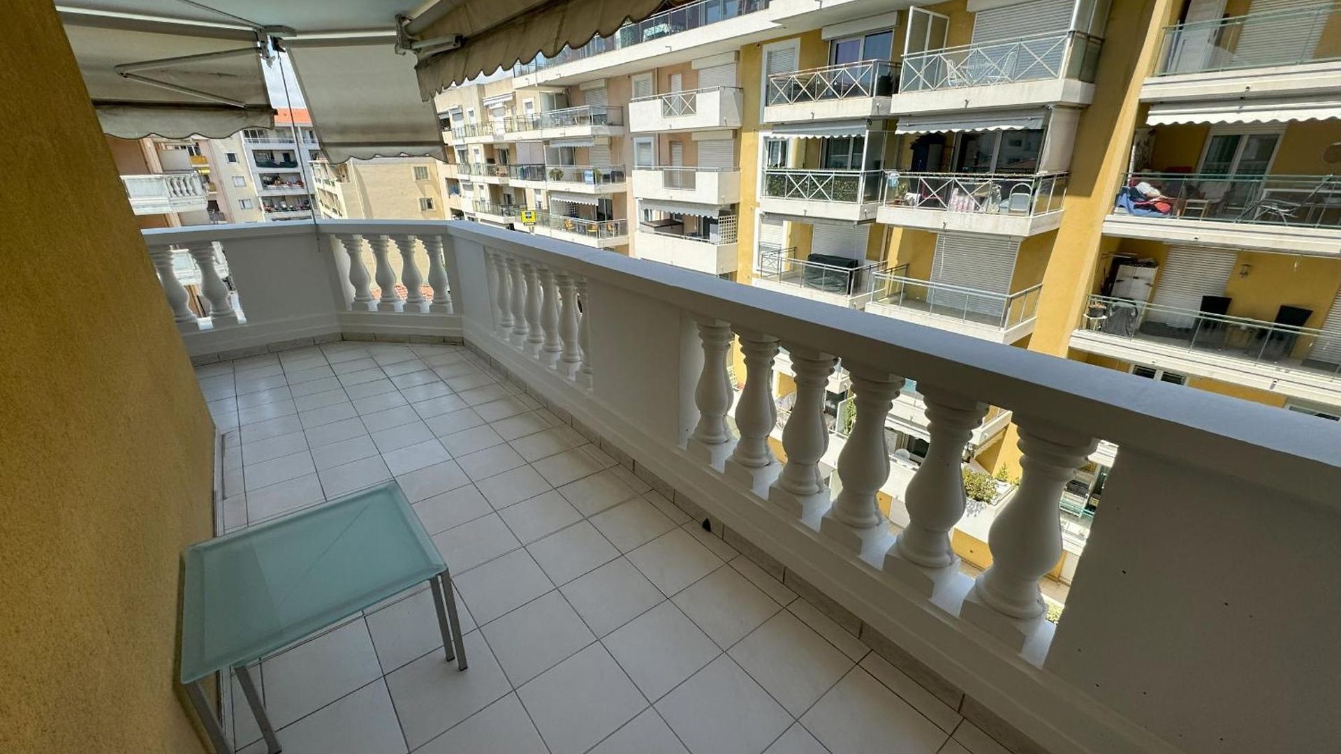Appartement Elegant With Sea View And Swimming Pool