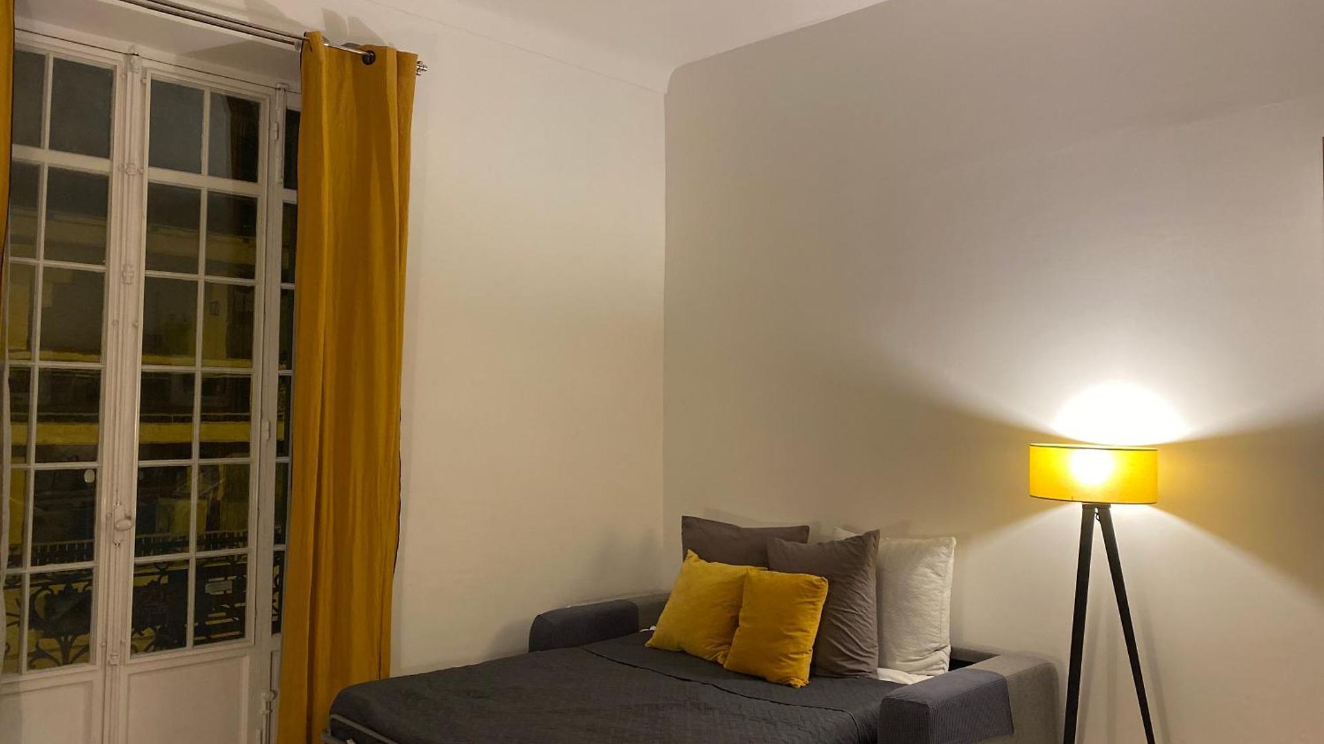 The French Coastal Retreat By J - Central, 5 Mins To Sea, Tram, Train, Ac, Wifi *