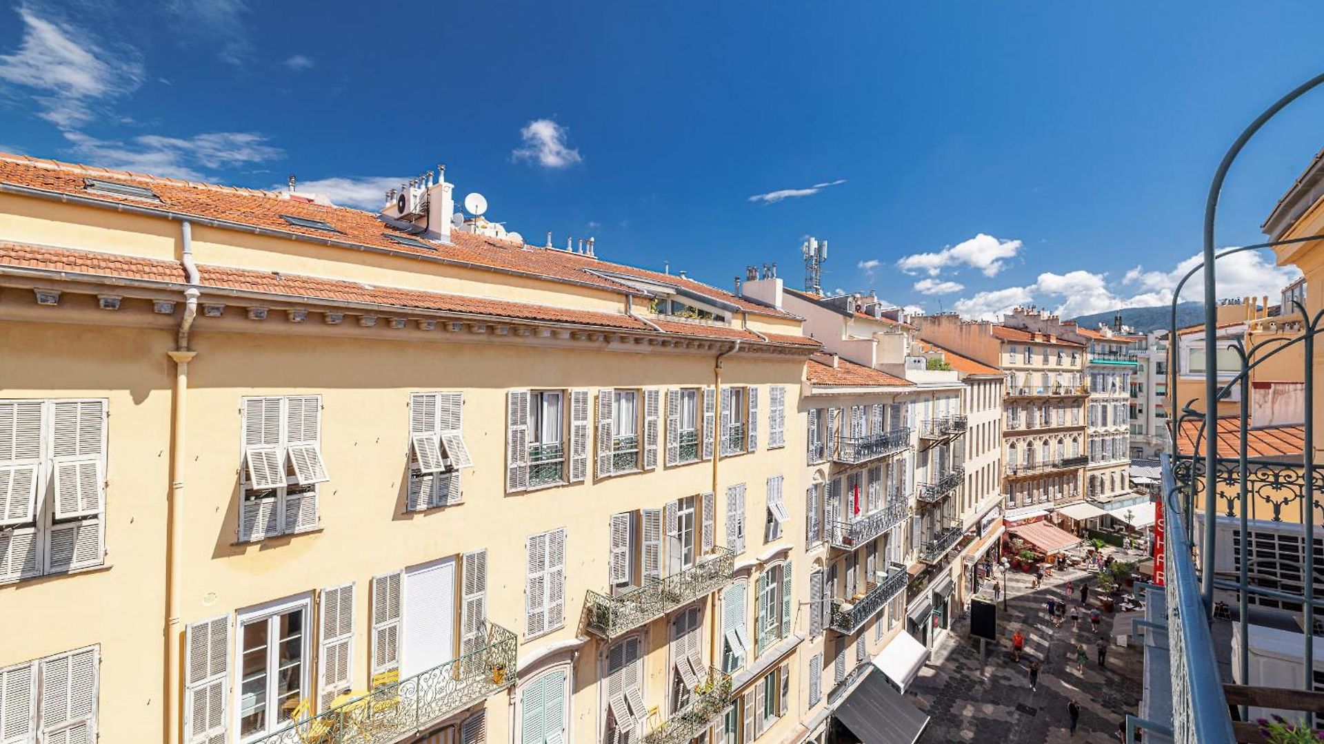 Massena Street - 1 Bdr Duplex With Ac & Parking