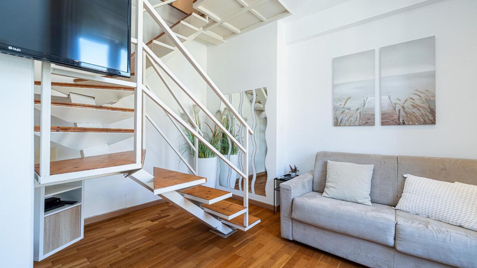 Massena Street - 1 Bdr Duplex With Ac & Parking