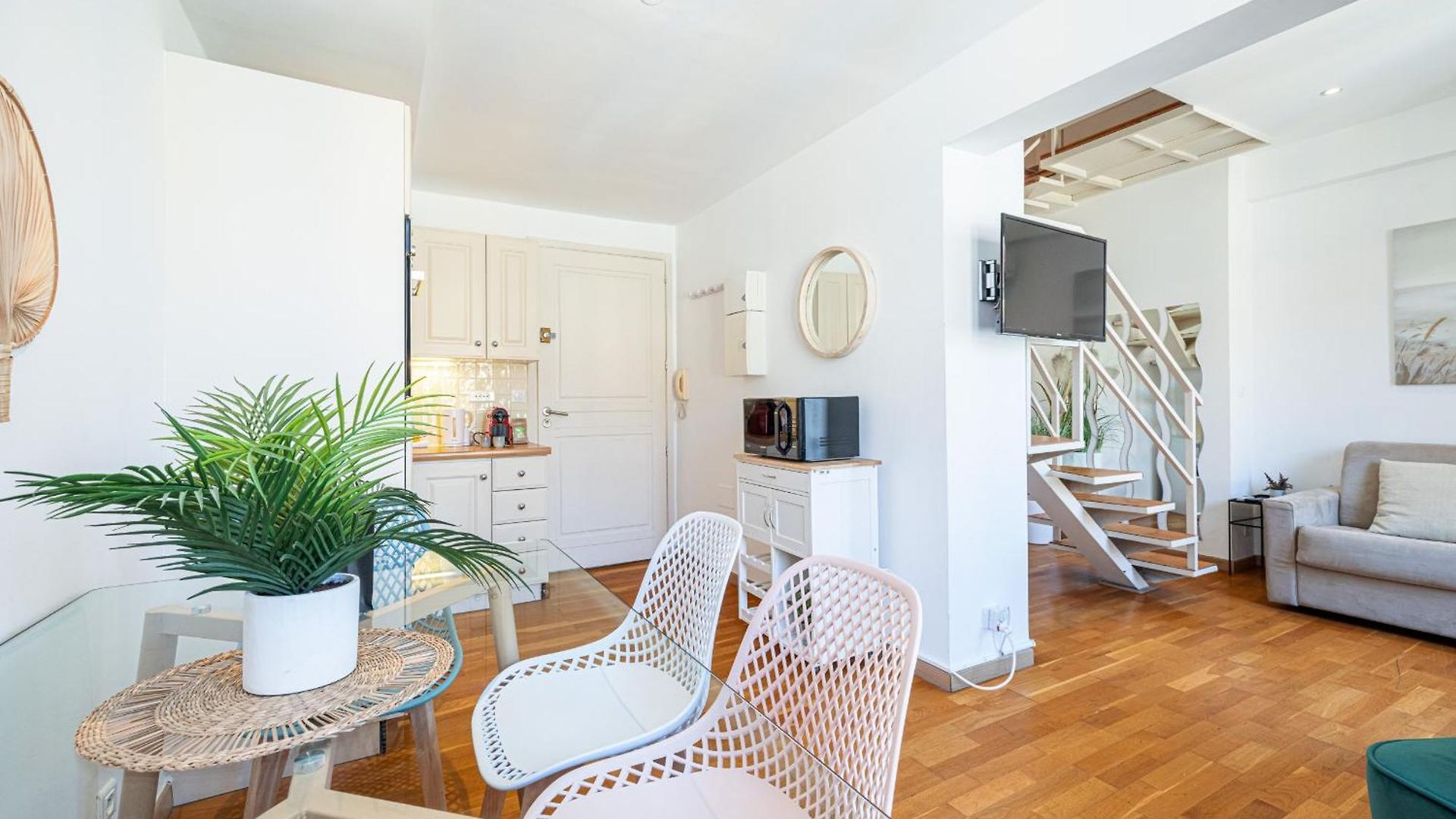 Massena Street - 1 Bdr Duplex With Ac & Parking Appartement *
