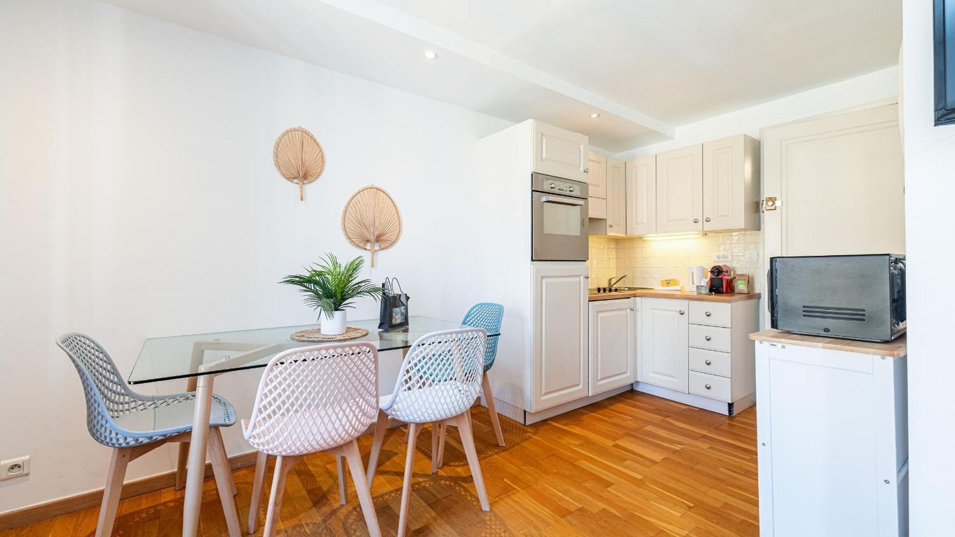 Massena Street - 1 Bdr Duplex With Ac & Parking Appartement *