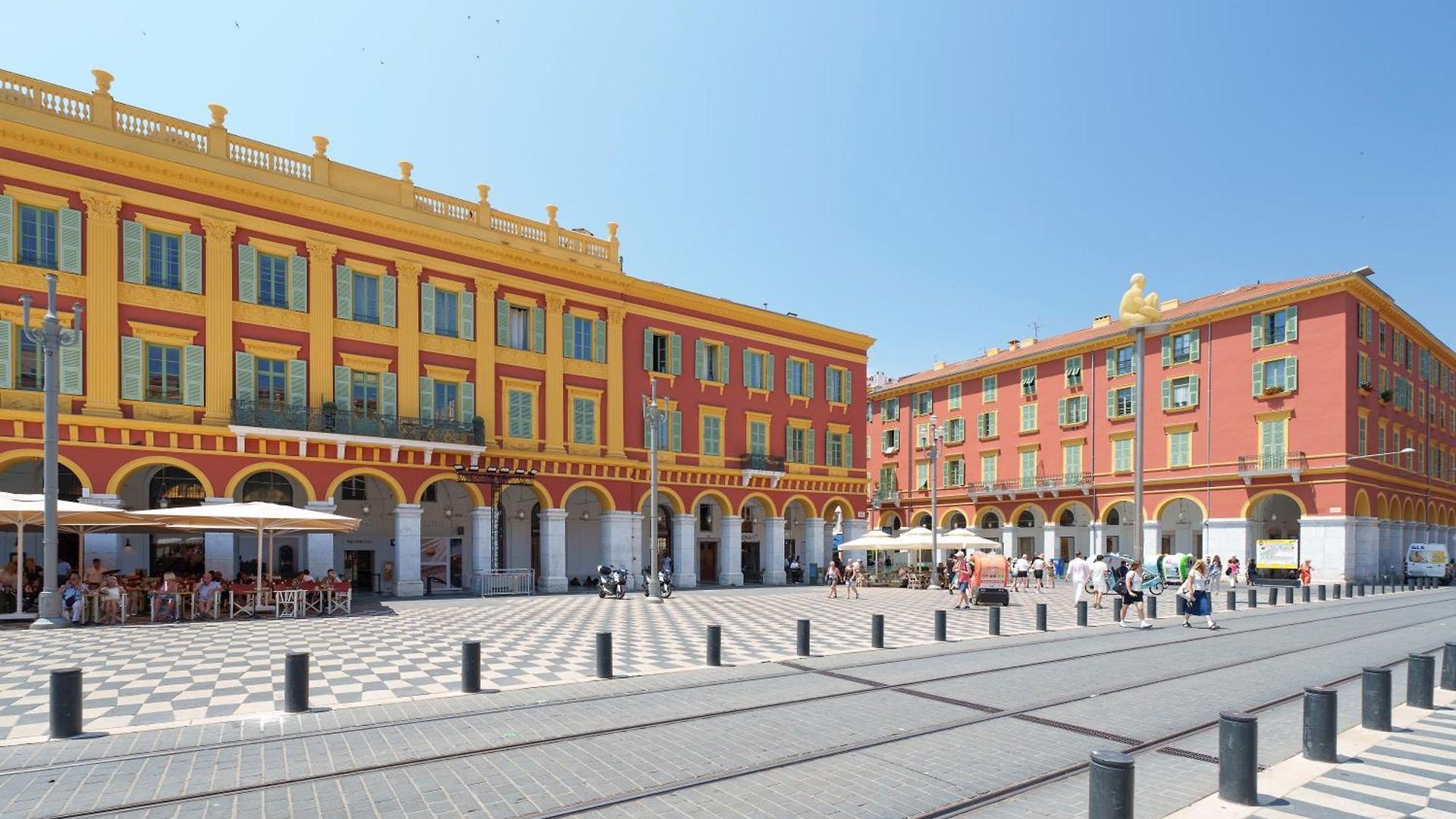 Renting - 3 Massena - Chic Escape Luxury Duplex Place Massena *