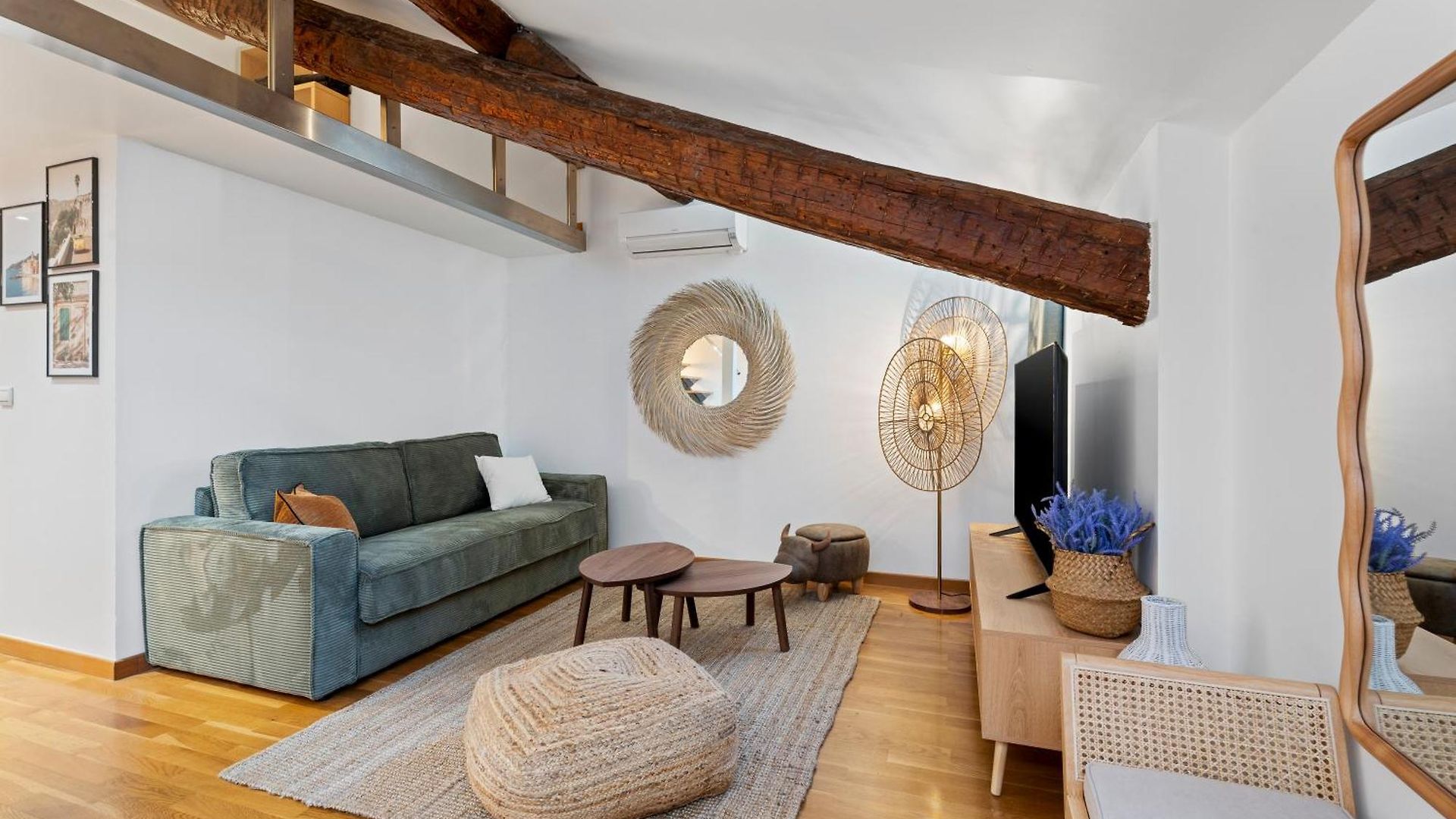 Renting - 3 Massena - Chic Escape Luxury Duplex Place Massena Nice