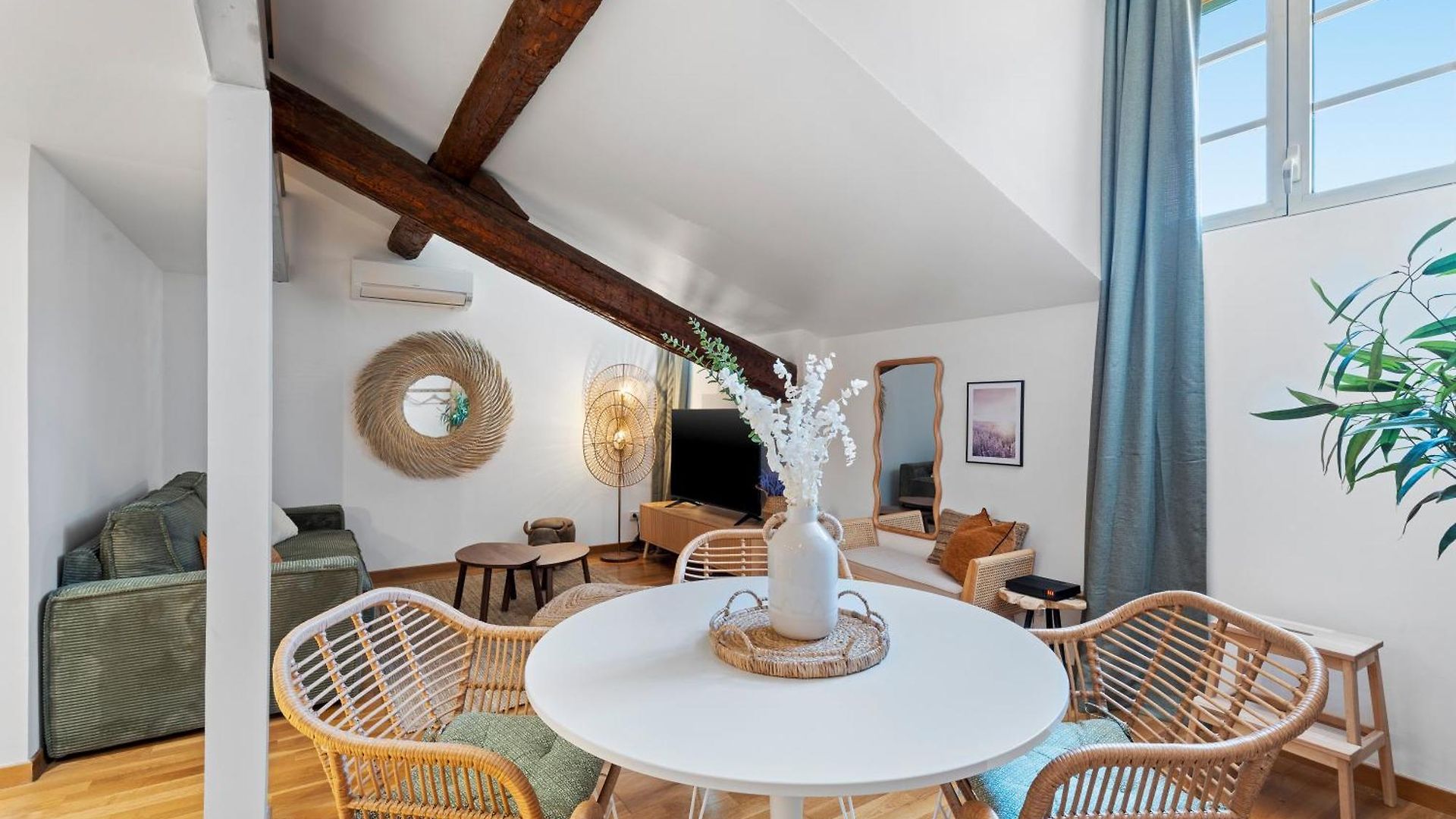 Renting - 3 Massena - Chic Escape Luxury Duplex Place Massena * Nice
