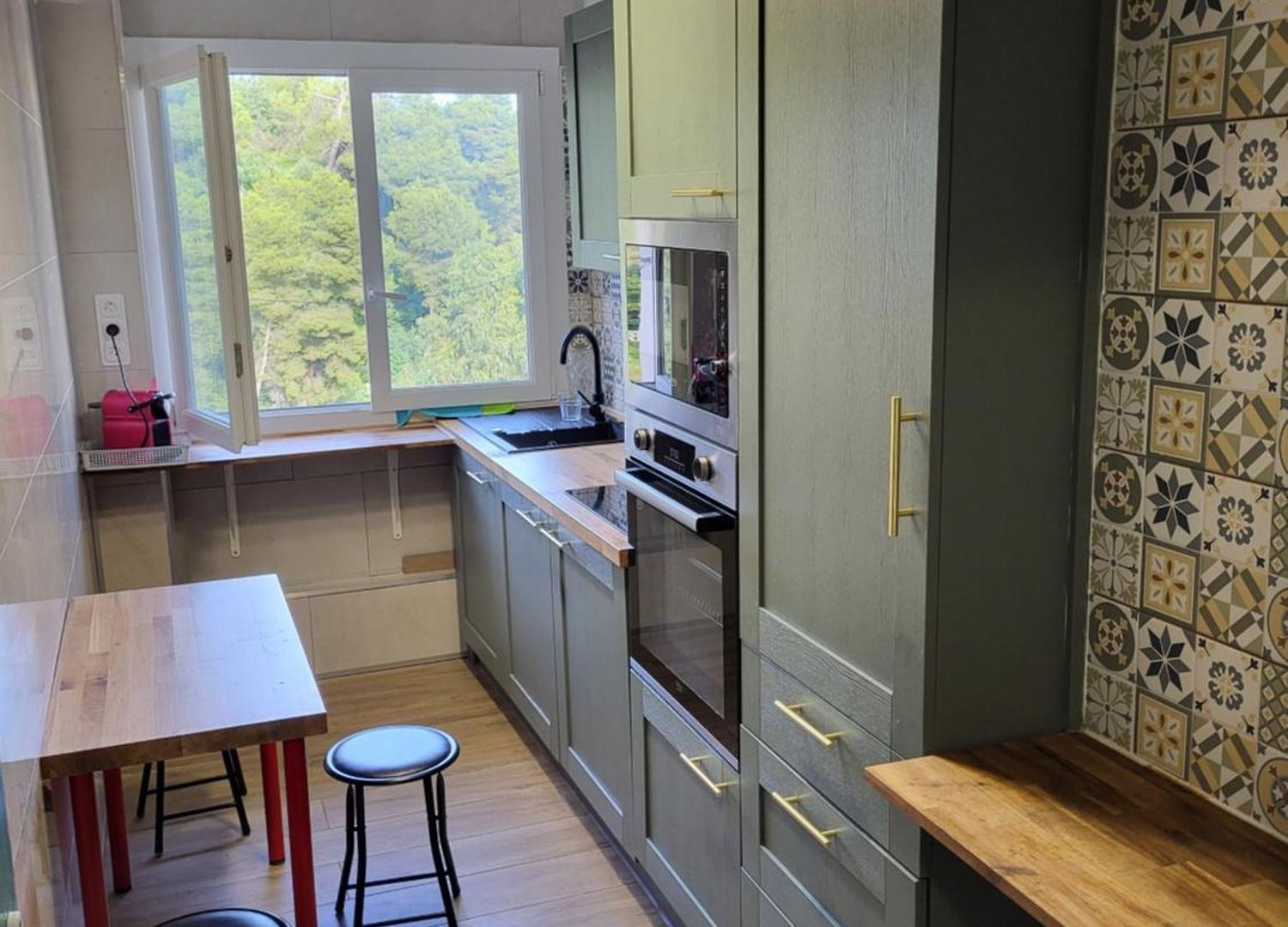 Private Room-2 In Hannana Apartment- 2 Min Walk To Tram 12 Min To Train Station 15 Min To Massena Place