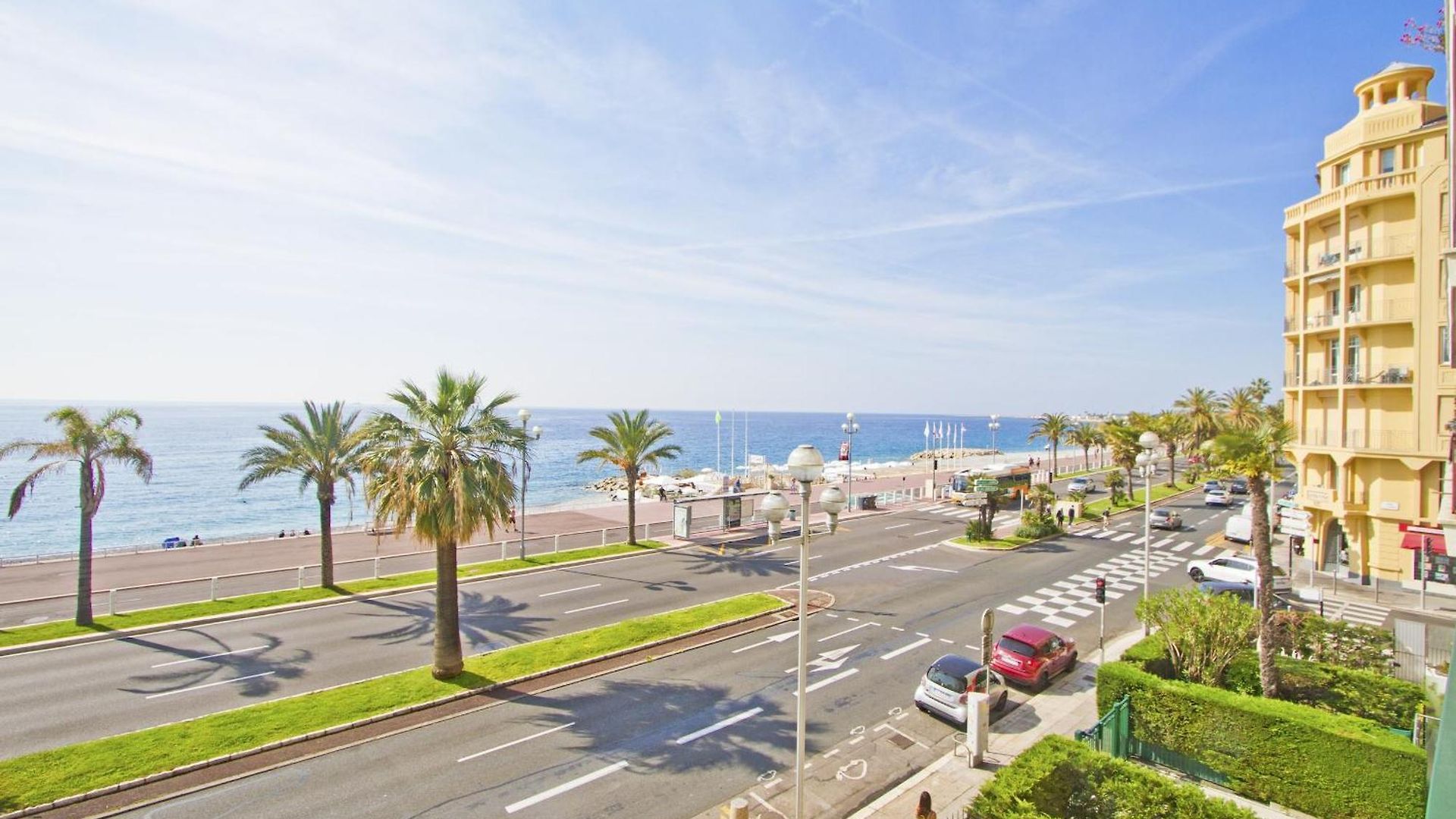 Luxury Flat Beachfront Nice