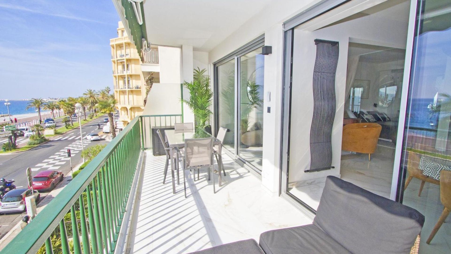 Luxury Flat Beachfront * Nice