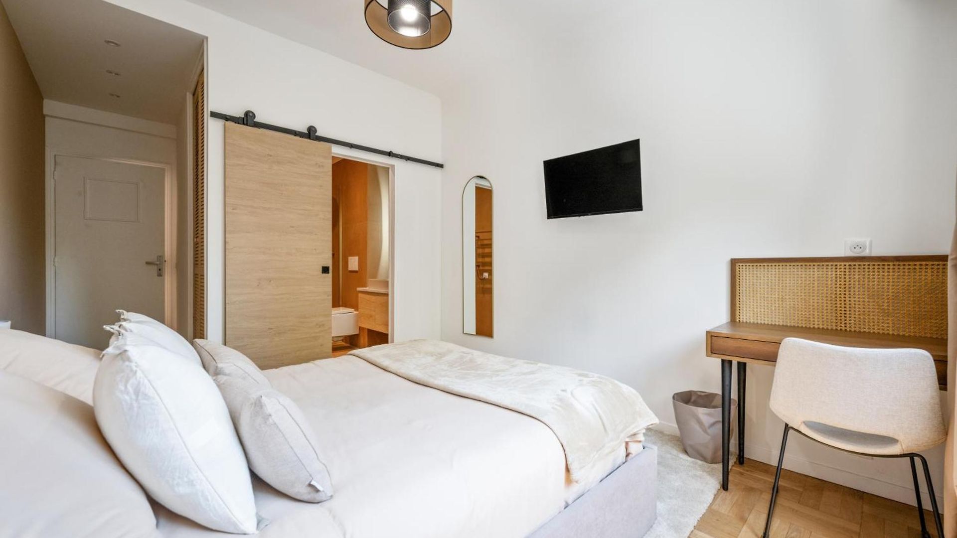 Luxueux, Spacieux Et équipé à 5 Min Du Port Appartement *