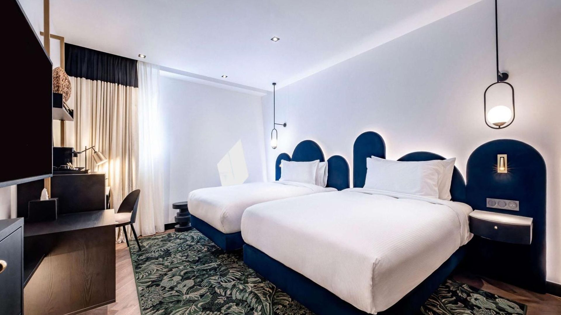 Hotel Doubletree By Hilton Centre Iconic 4*