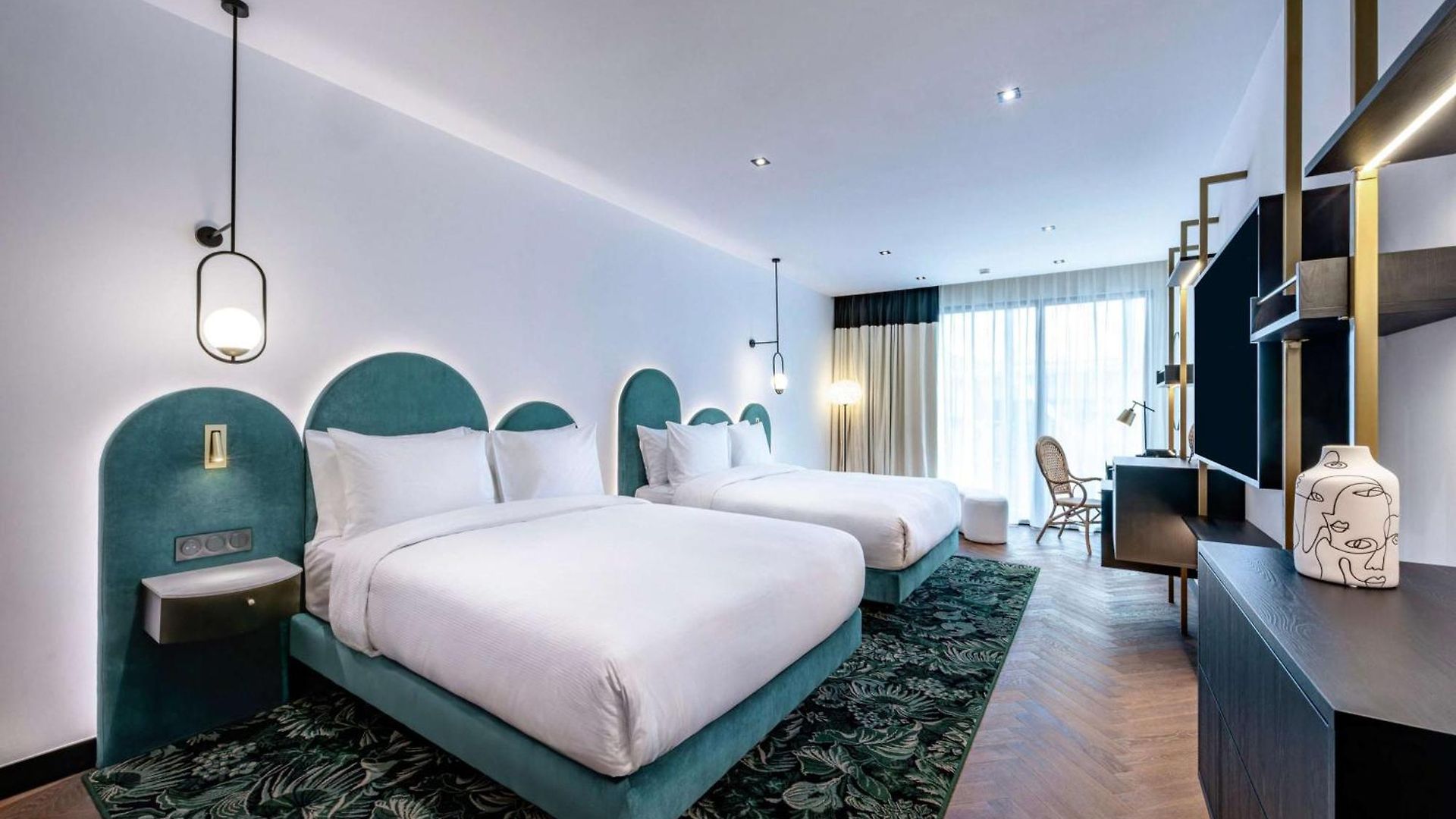 Doubletree By Hilton Centre Iconic Nice