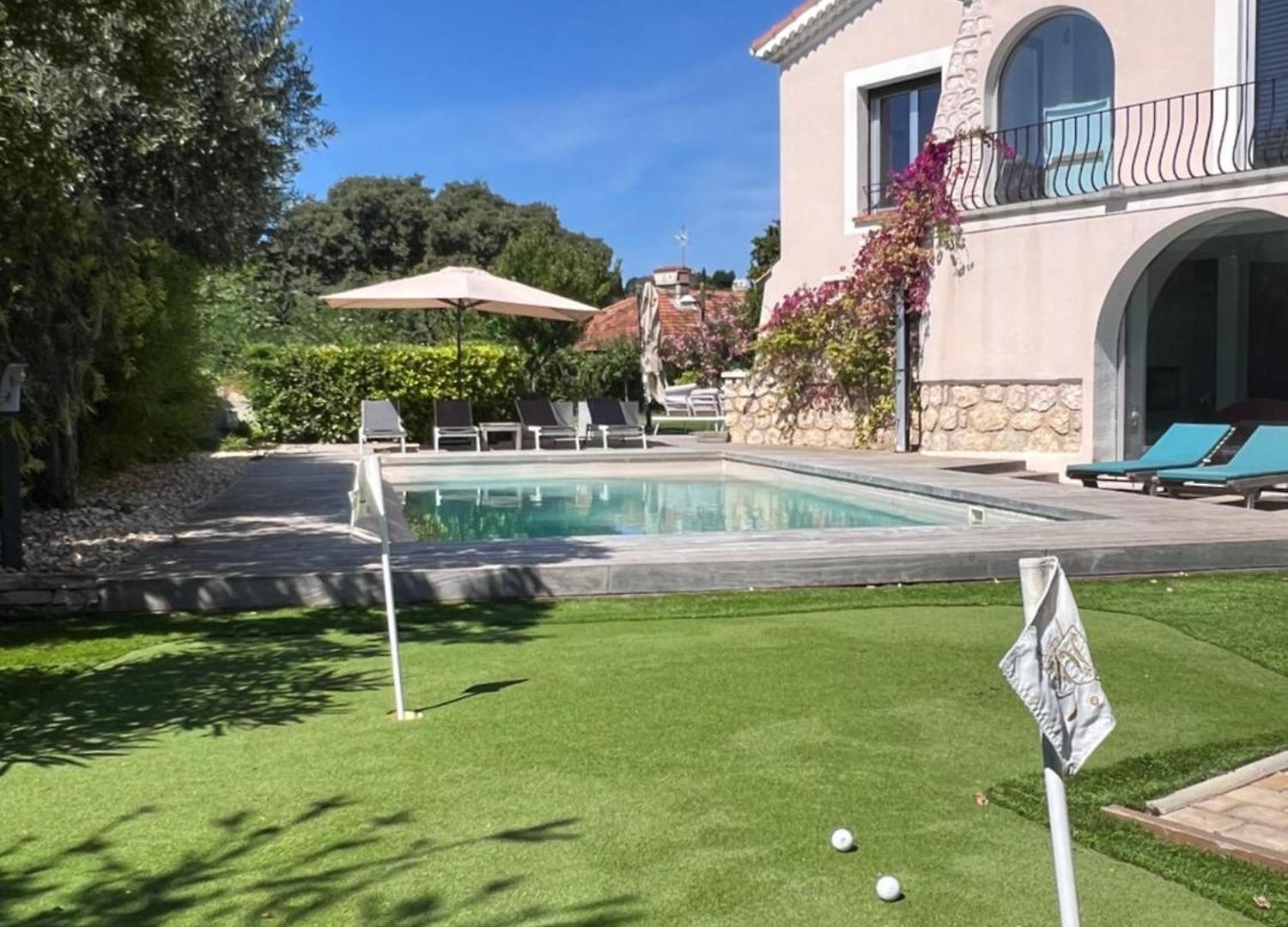 Superbe Piscine Proche Et Au Calme
