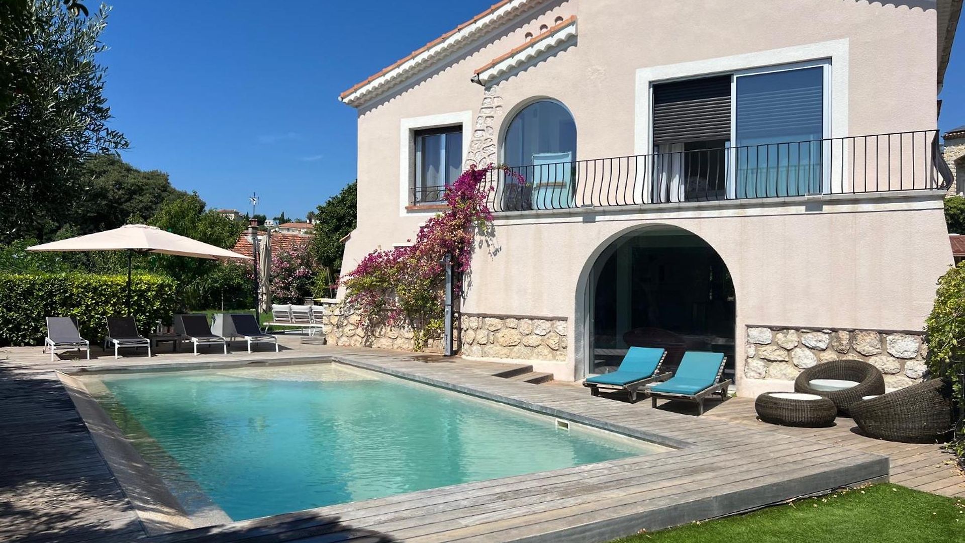 Superbe Piscine Proche Et Au Calme Villa *