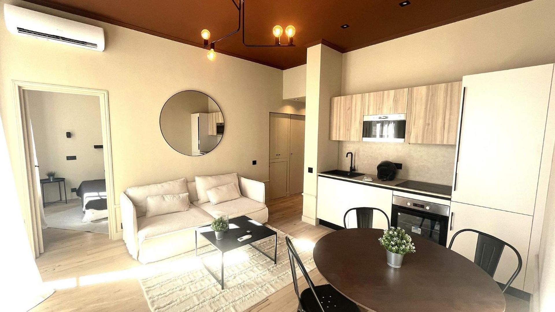 Beaumont Republique Apartment