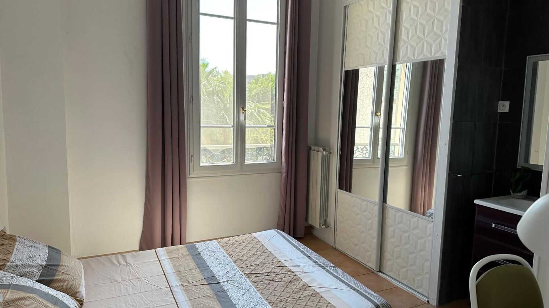 Maison De A Ouest Dans Propriete Arboree *