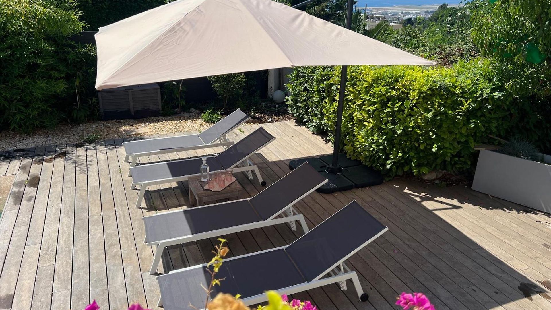 Superbe Piscine Proche Et Au Calme