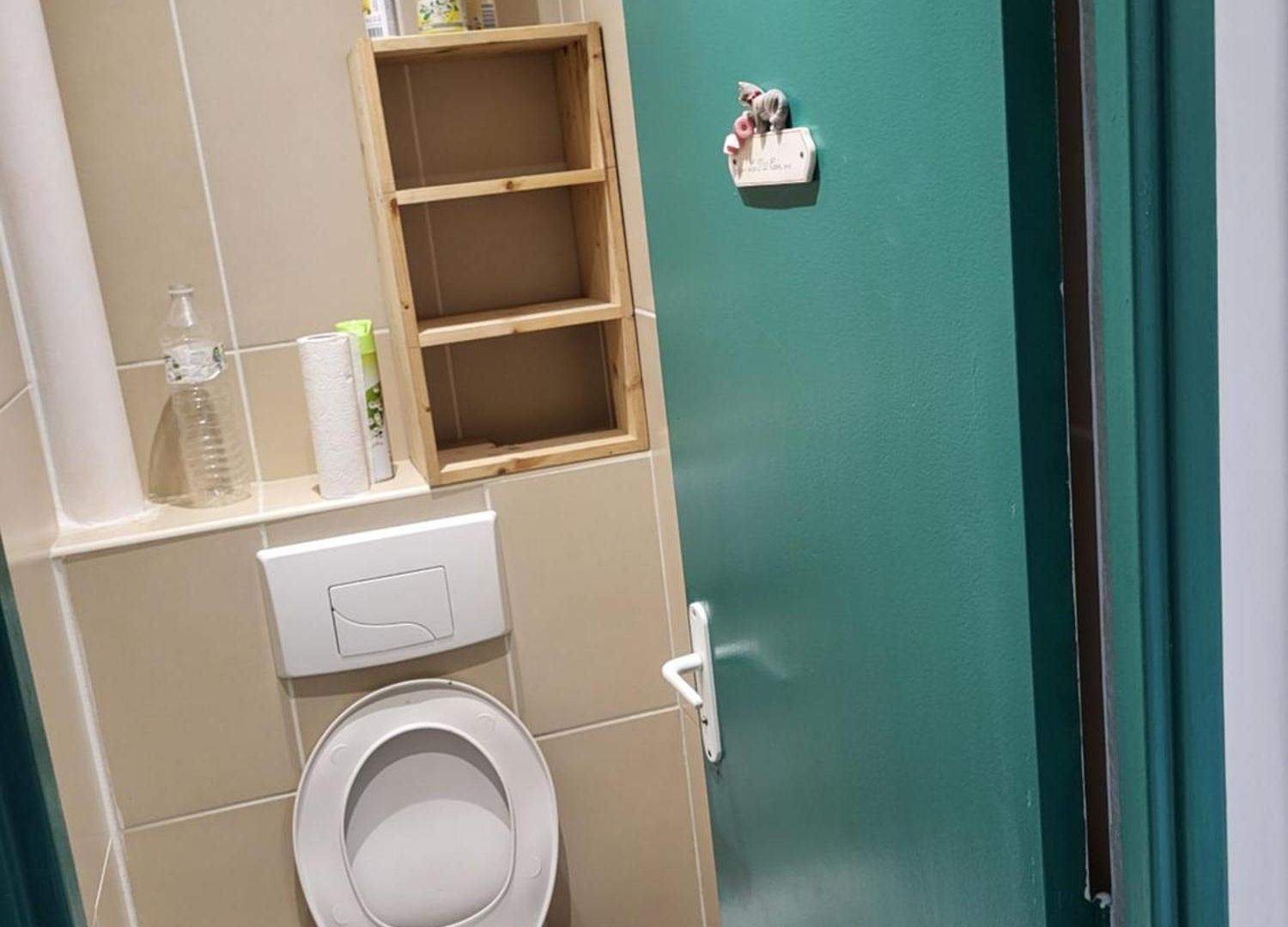 Homestay Private Room-4 In Hannana Apartment- 2 Min Walk To Tram 12 Min To Train Station 15 Min To Massena Place *