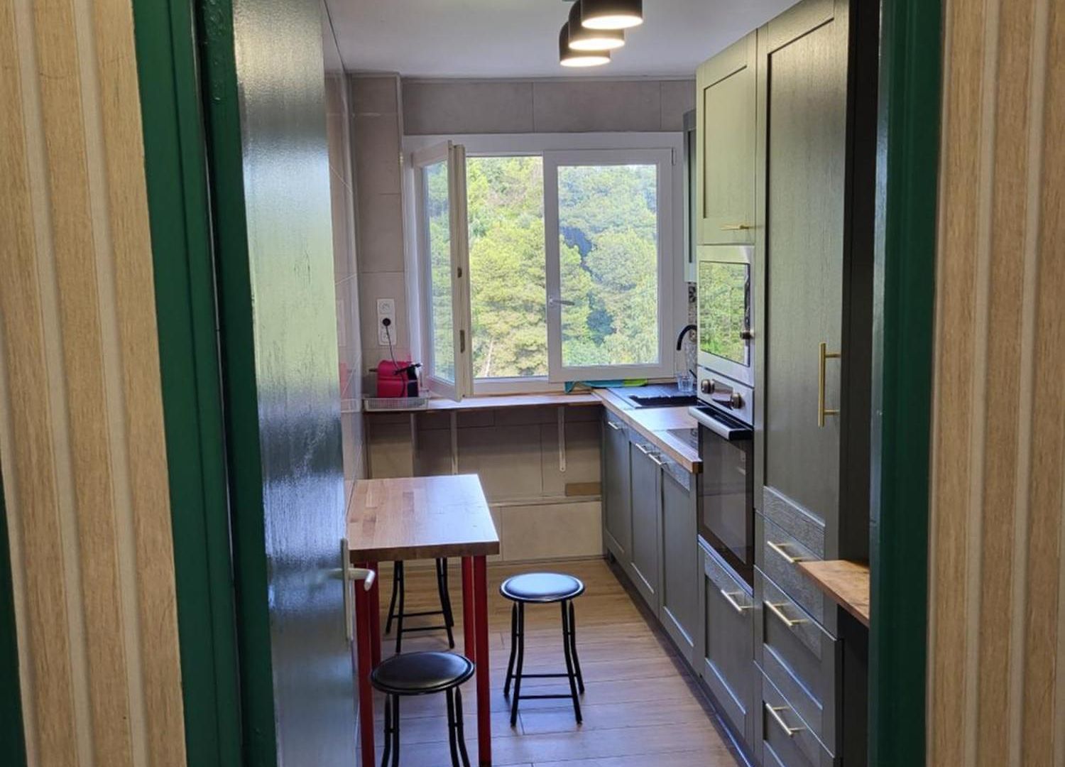Private Room-4 In Hannana Apartment- 2 Min Walk To Tram 12 Min To Train Station 15 Min To Massena Place
