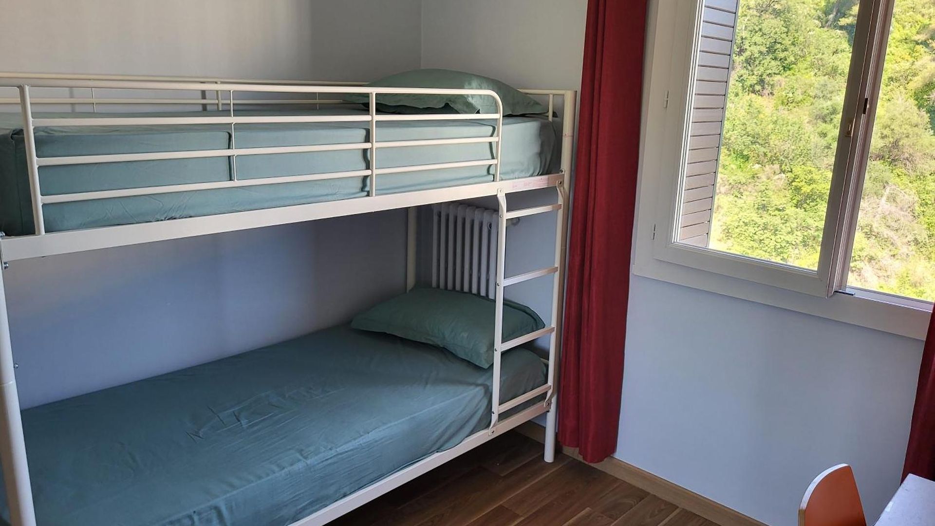 Private Room-4 In Hannana Apartment- 2 Min Walk To Tram 12 Min To Train Station 15 Min To Massena Place *