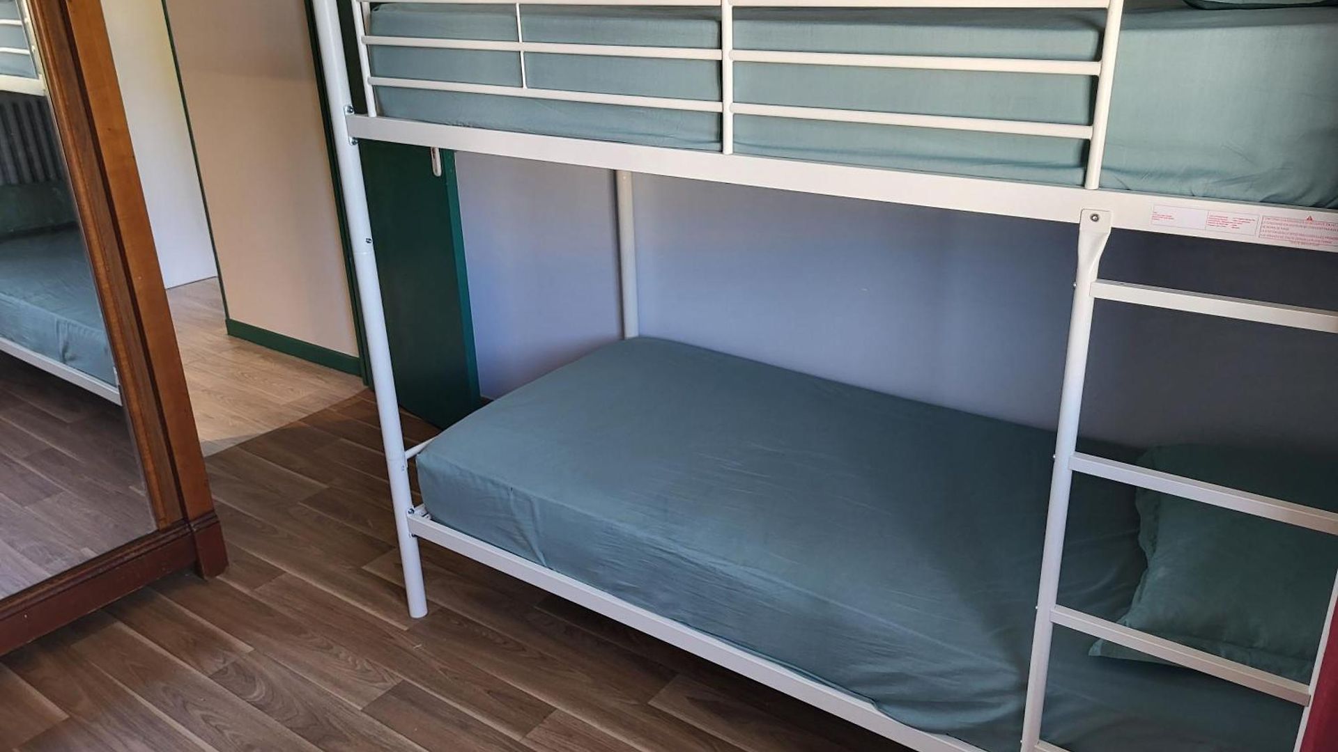 Homestay Private Room-4 In Hannana Apartment- 2 Min Walk To Tram 12 Min To Train Station 15 Min To Massena Place