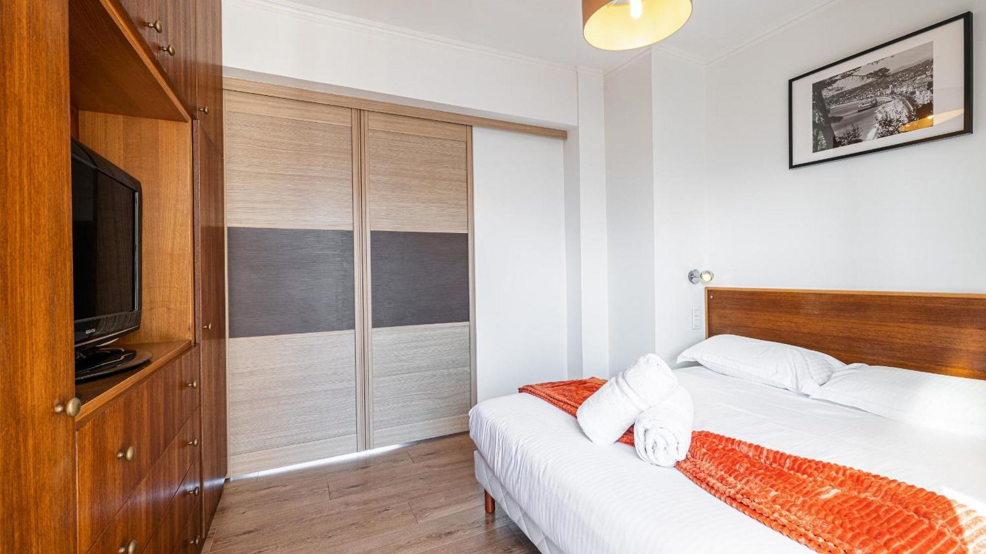 Open Sky Terrace Lage 1 Bdr & Parking