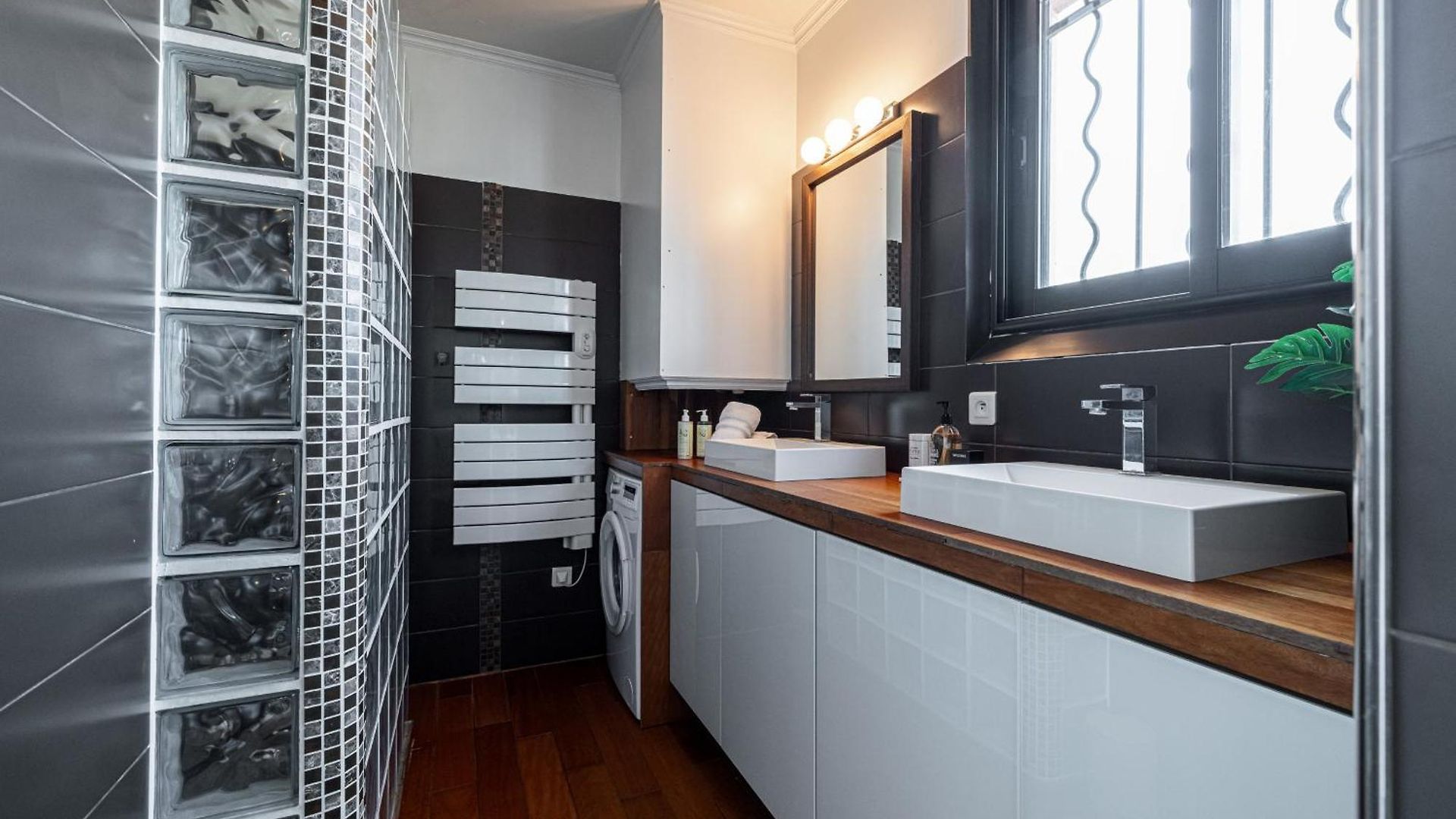 Open Sky Terrace Lage 1 Bdr & Parking Appartement