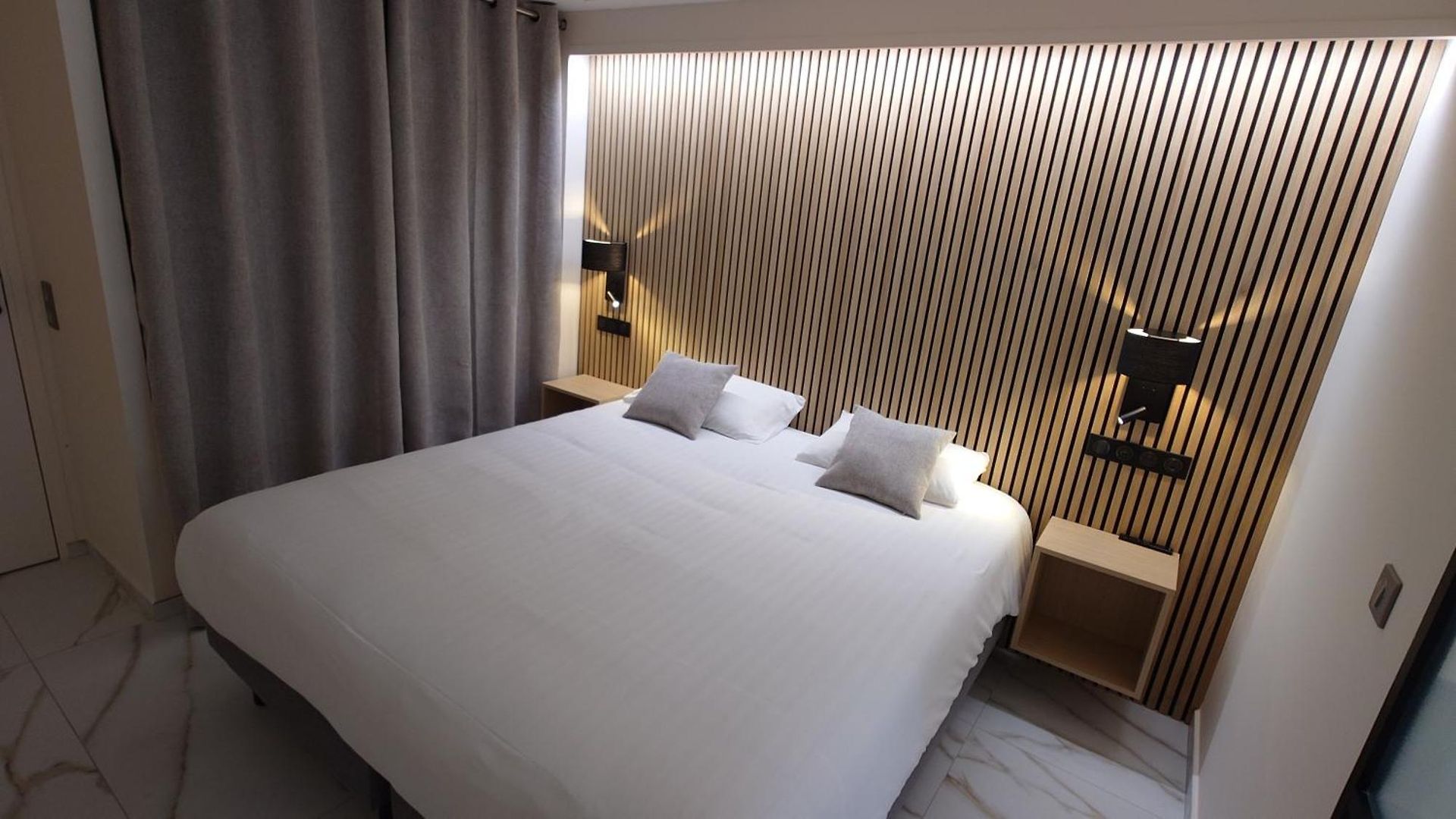 Club Aparthotel 4*