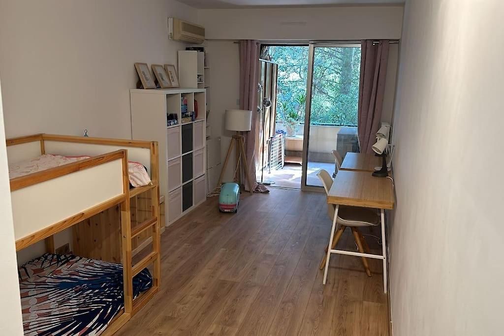 Superbe De 3p Pieces Dans Avec Piscine Et Climatisation Appartement *