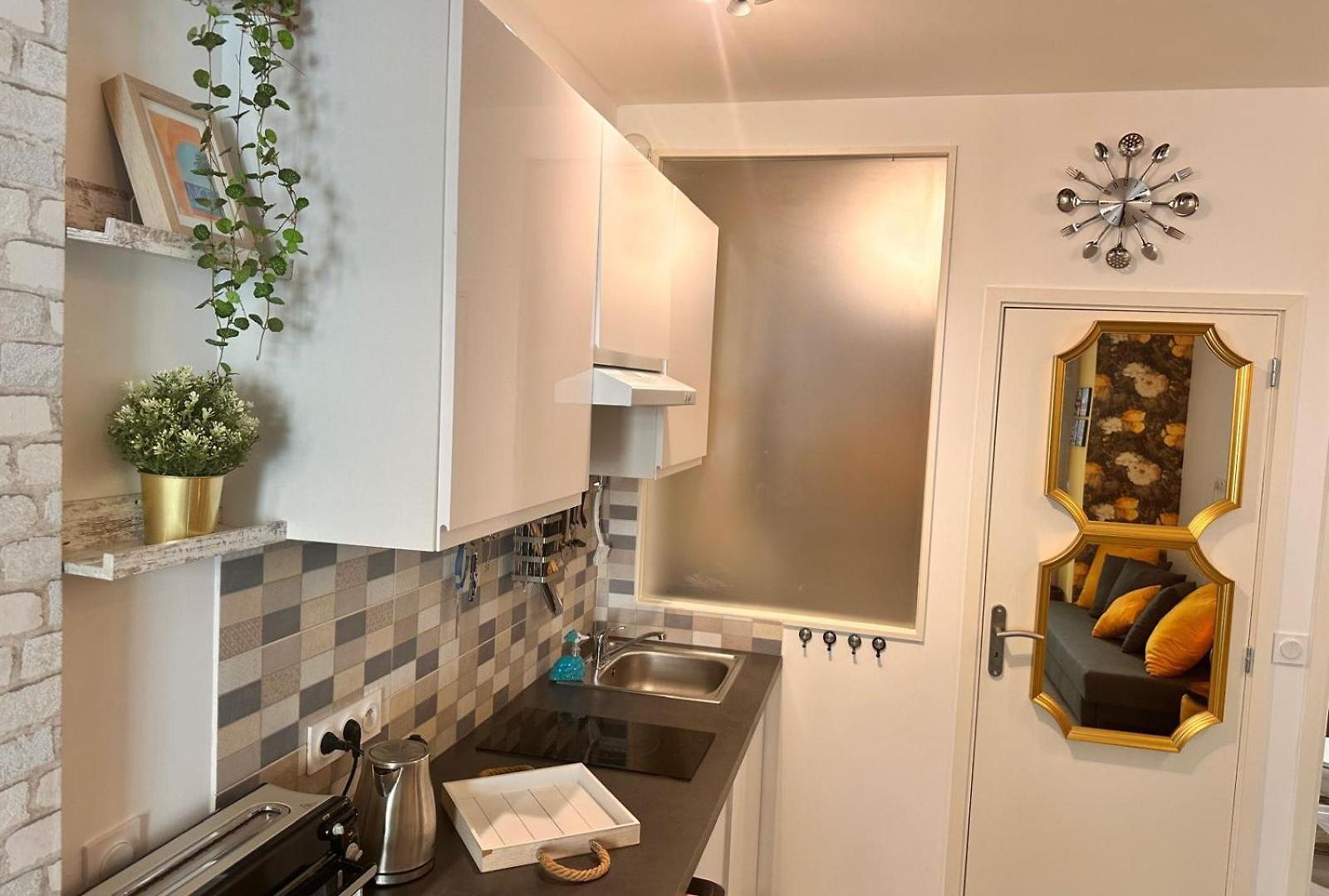 Coeur Delille Fshh Appart hôtel 3*