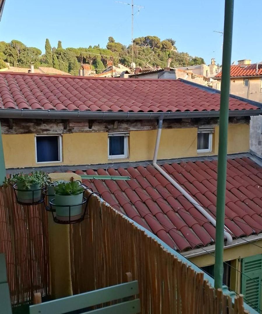 Historic Bright And Beautiful In Old With Castle Hill View * Nice