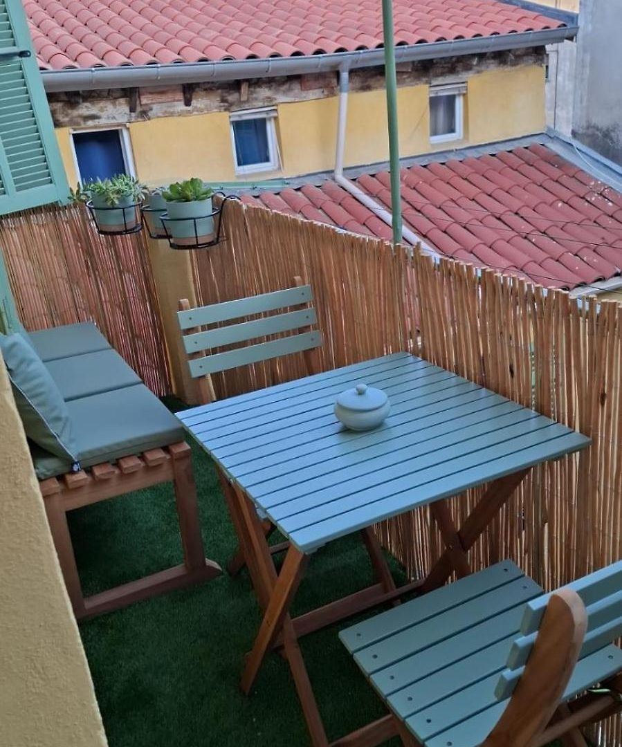 Apartment Historic Bright And Beautiful In Old With Castle Hill View Nice