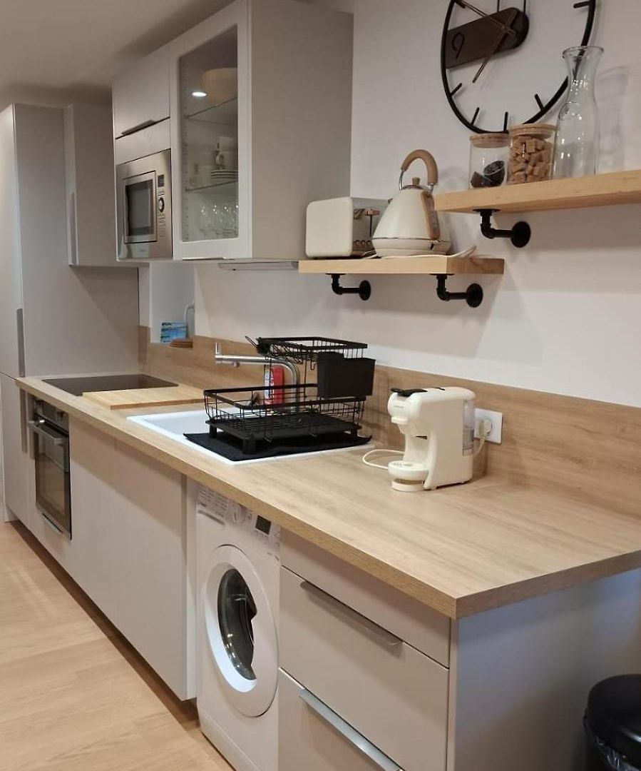 Apartment Historic Bright And Beautiful In Old With Castle Hill View