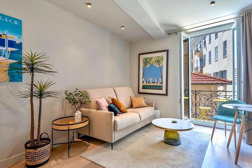 Masséna Street, 2 Balcony Appartement