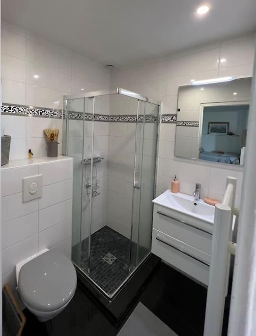 Grand Avec Vue, Ac, Calme Proche Apartment